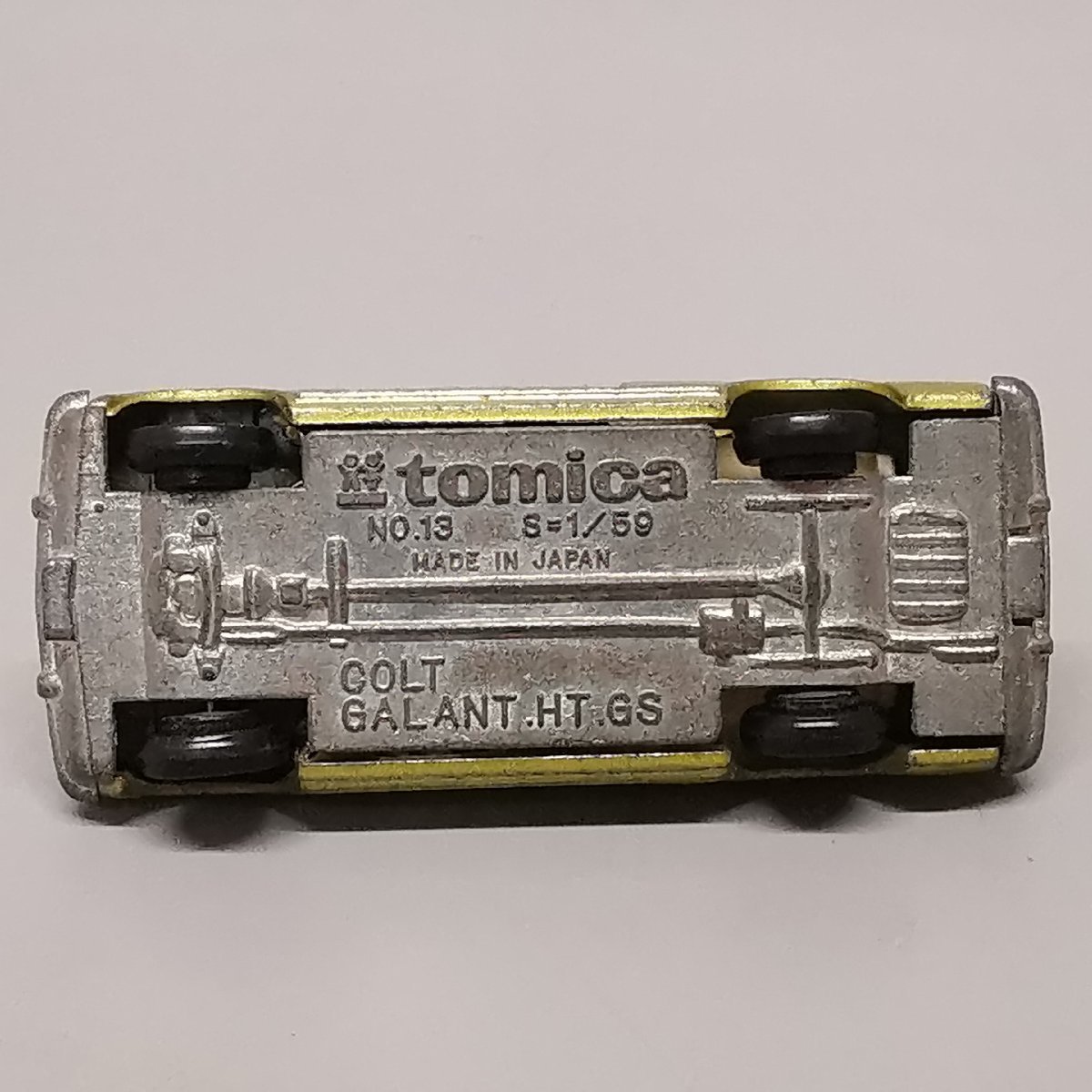 トミカ No.13 三菱 COLT GALANT HARDTOP GS 1/59 トミカ No.13 三菱