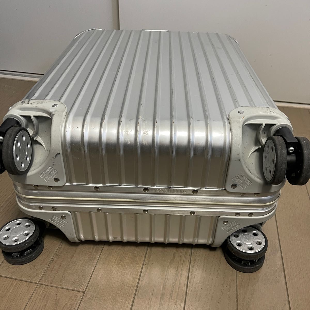 リモワ 4輪 マルチホイール アルミ キャリーケース スーツケース