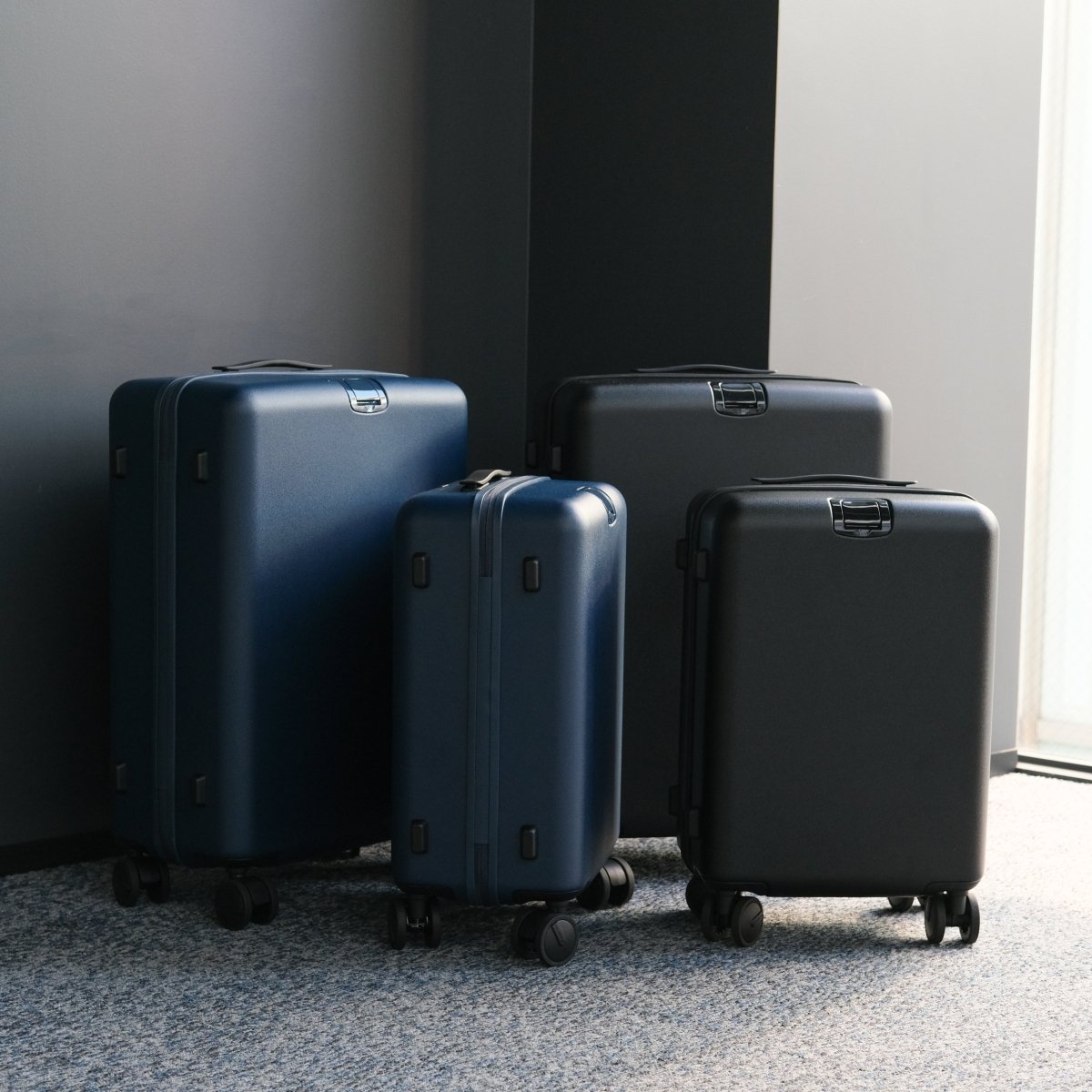 Essential Luxe Suitcase | aucentic(オーセンティック)