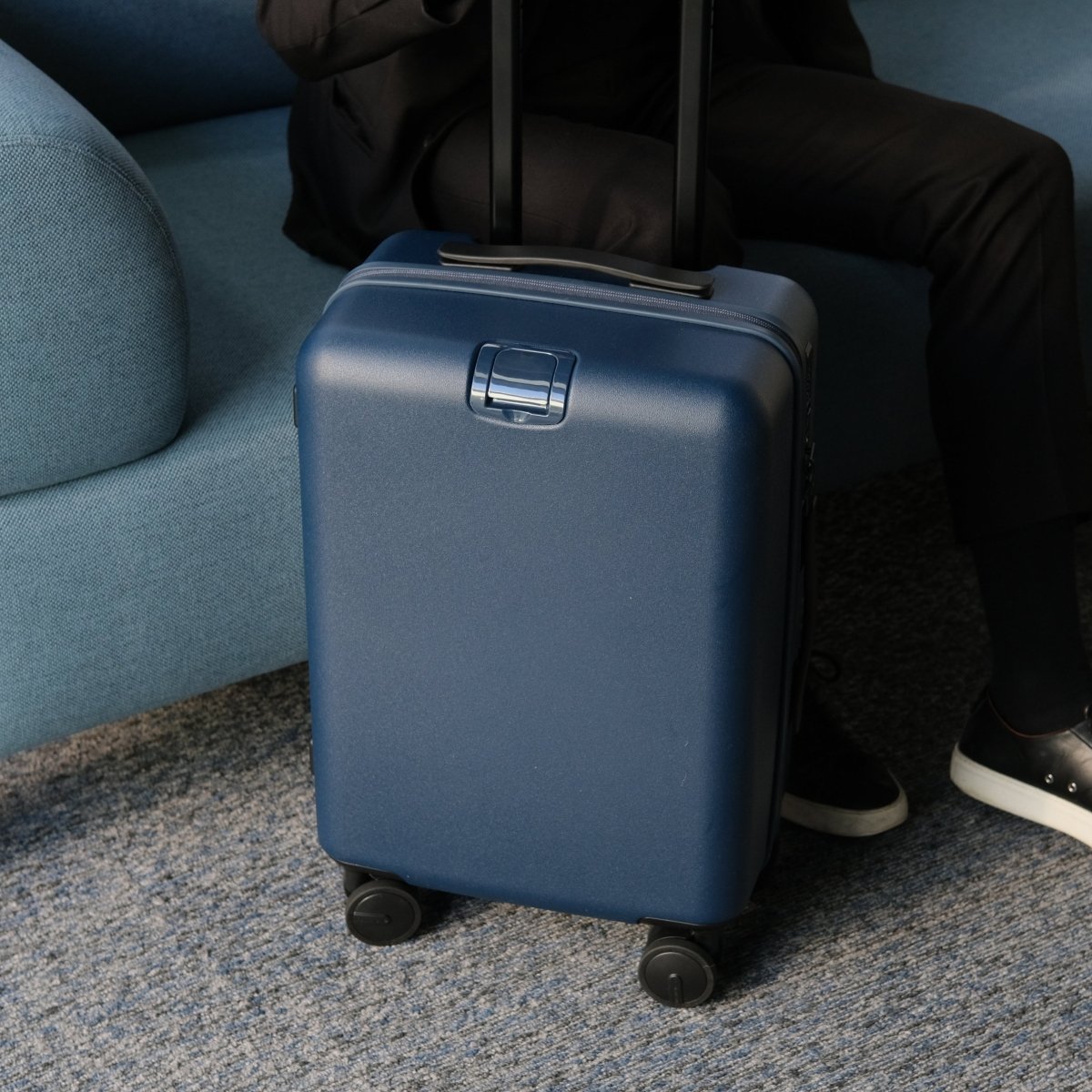 Essential Luxe Suitcase | aucentic(オーセンティック)