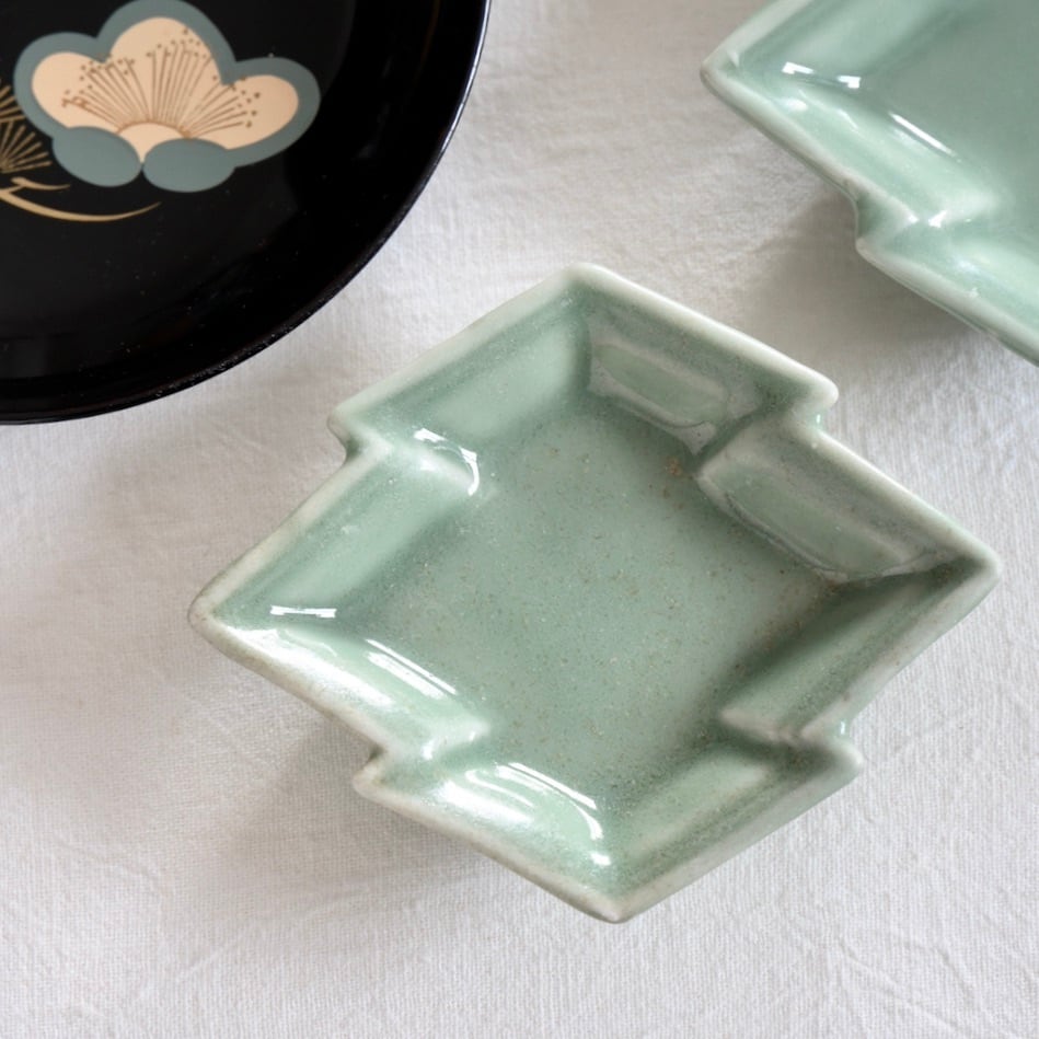 50137】 三田青磁 菱 手塩皿（1個） 江戸/ Mita Seiji small plate
