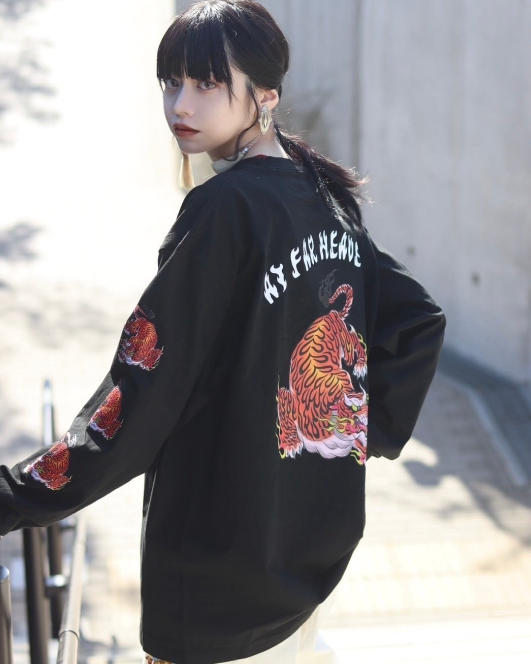 TIGER long sleeve t-shirt/Black | チュウカタベタイ