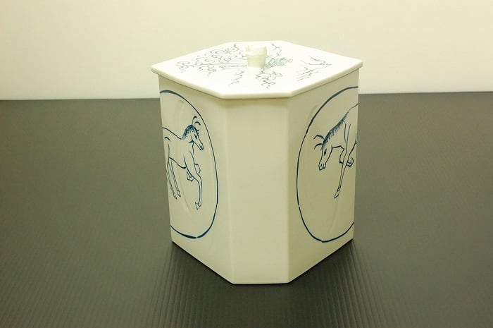 茶道具】西村徳泉 造 染付菱馬水指 | 茶道具・趣味の陶器 萬谷