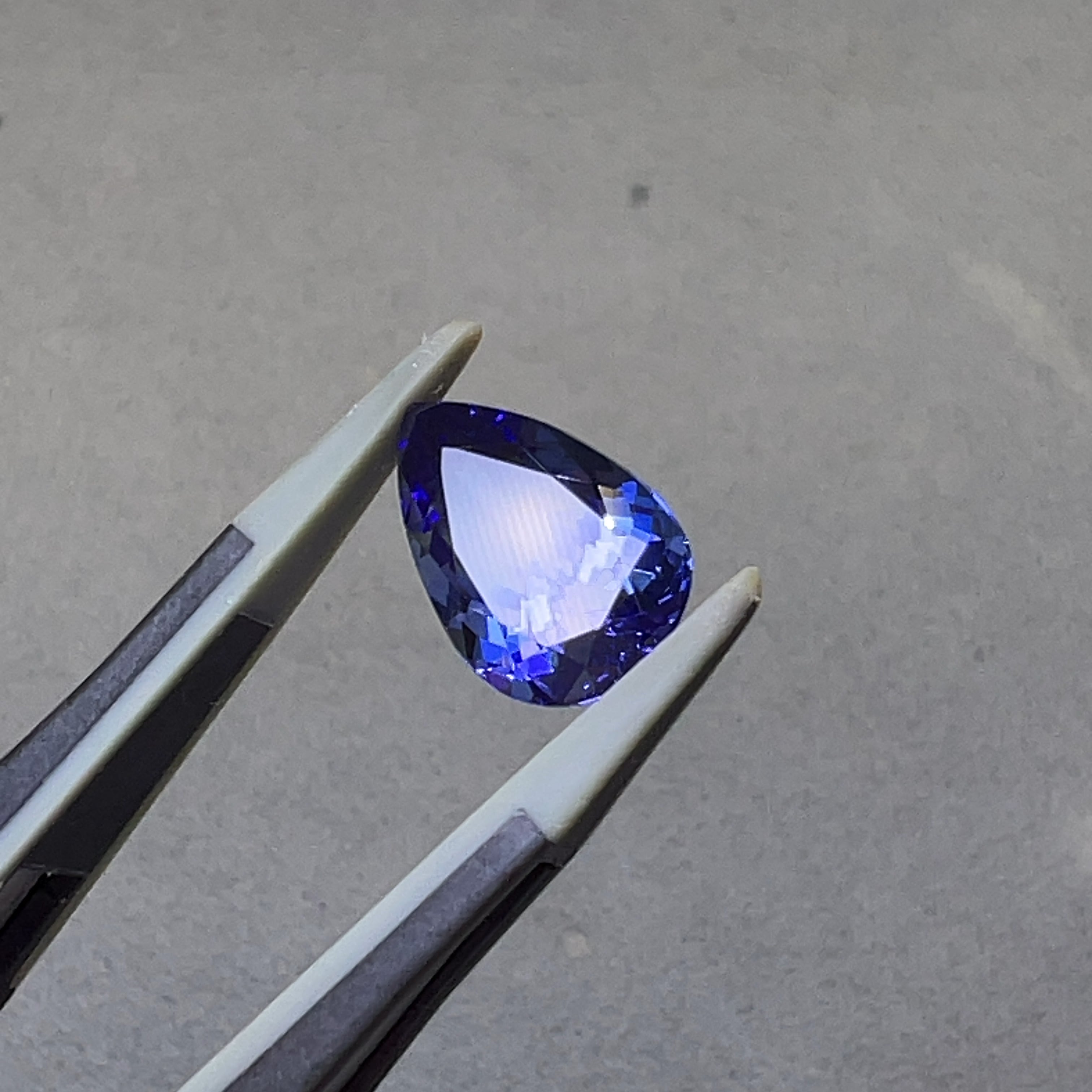 タンザナイト 4.49ct 13.11mm×8.56mm ペアシェイプ ルース トップ