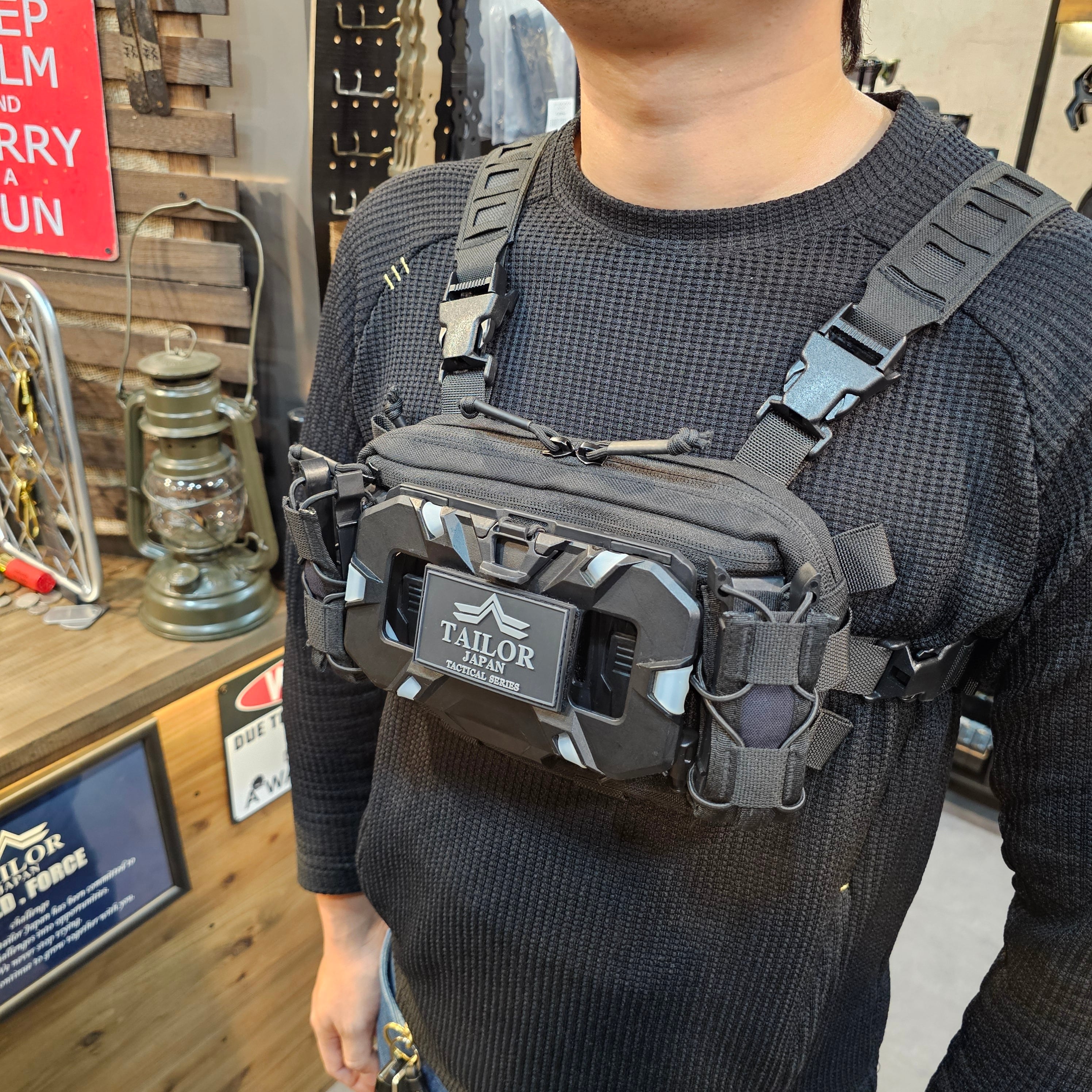 公式[TAILOR JAPAN] チェストユーティリティパック 両手が自由になる