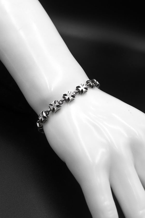 Item No.0133： Ironcross bracelet | Rizard Head Leathers