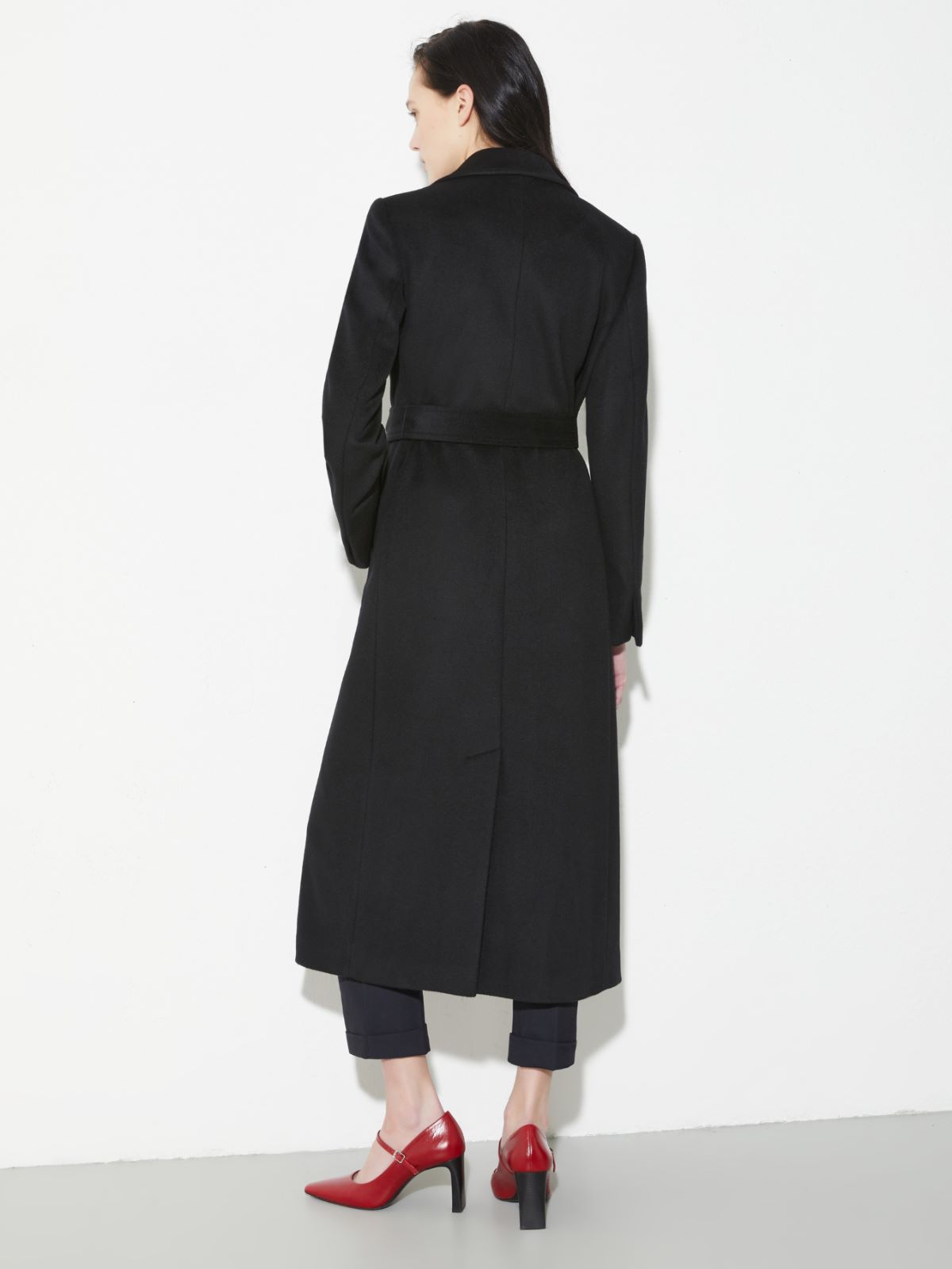 ロングラン] ピュア ウール ベルテッド ロング コート, black | MAX&Co.