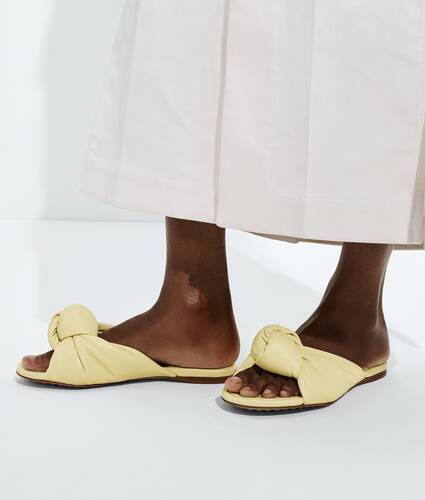 レディース 高級革サンダル | Bottega Veneta® JP