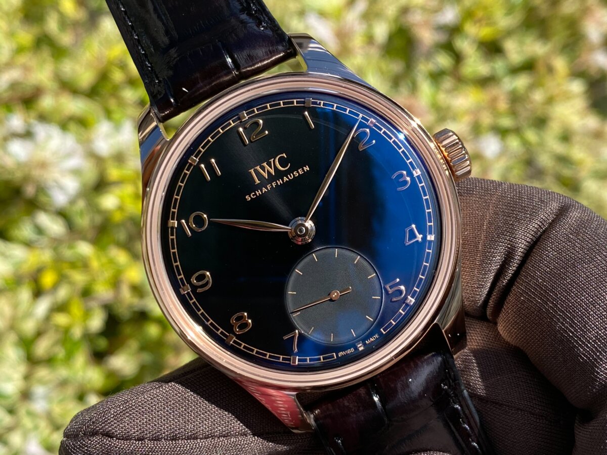 IWC】注目の新作！金無垢に黒文字盤はシンプルにカッコイイ