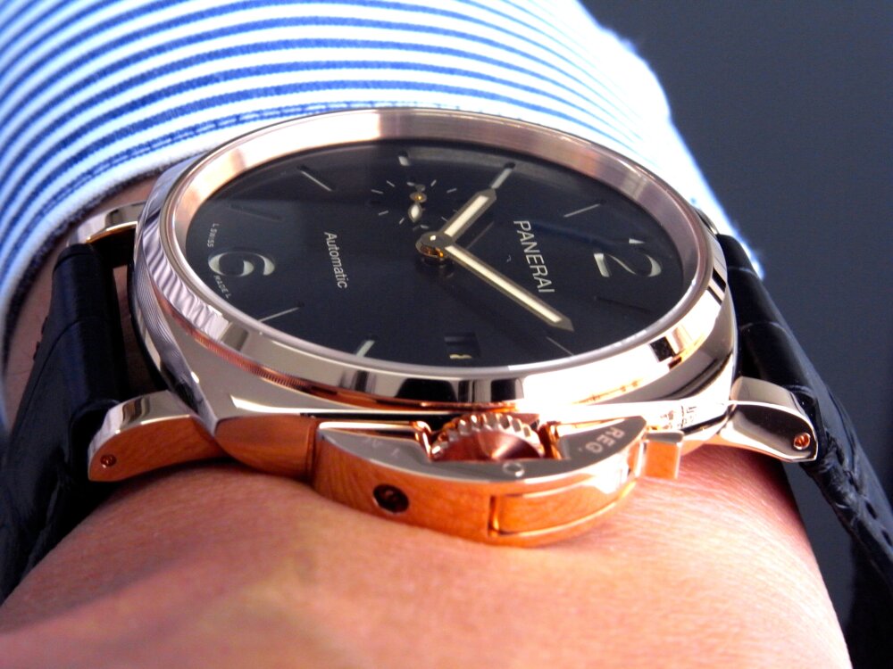 高級感と大人の色気を感じさせる、パネライ「ルミノール ドゥエ42MM