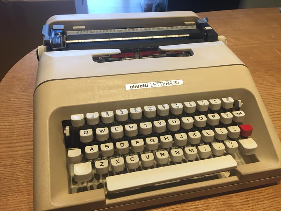 monophonica: レトロなタイプライター Olivetti Lettera 35 がやってきた！