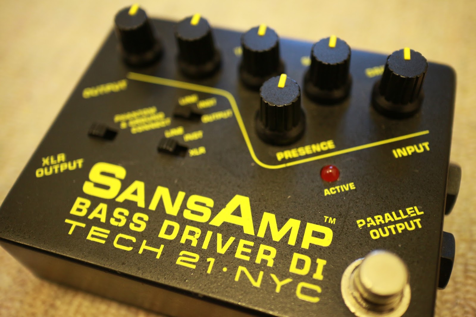ベースについて考える: TECH21 サンズアンプ SansAmp BASS DRIVER DI