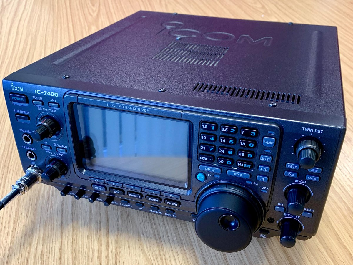 Novice-Friendly Radio Blog by M7MCQ: ICOM IC-7400