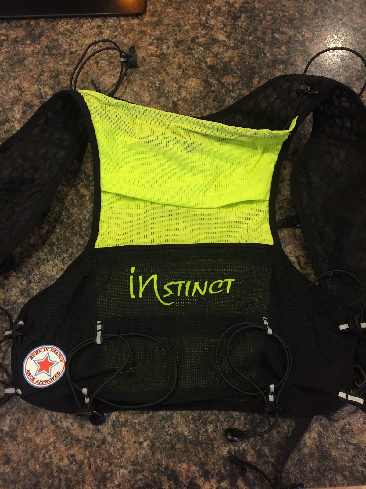 Road Trail Run: InStinct Evolution Trail Vest - Light 7 liter Race