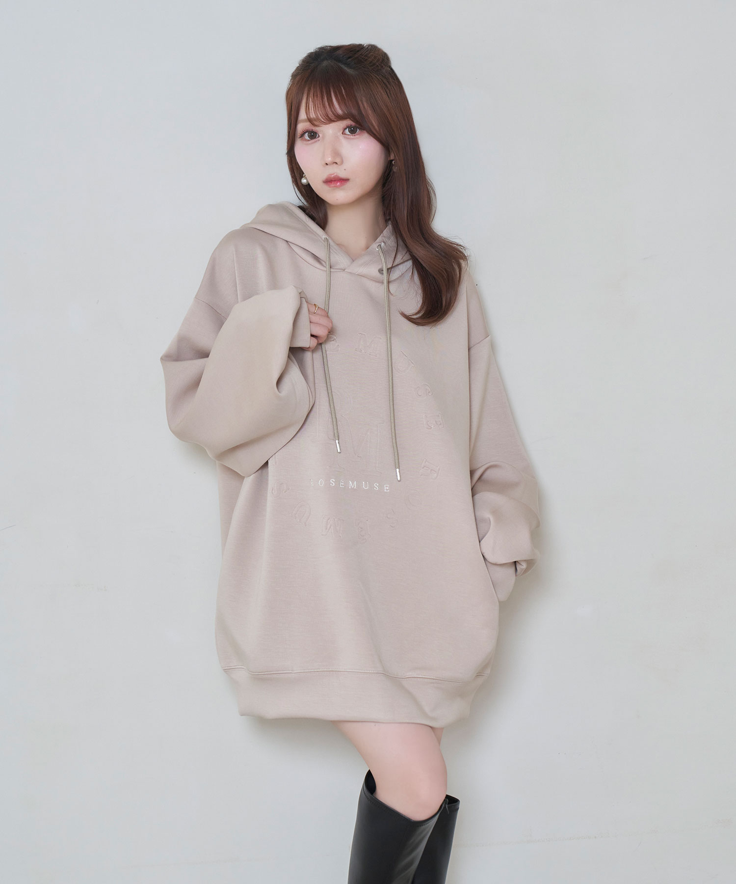 emboss logo hoodie – BUNNY APARTMENT