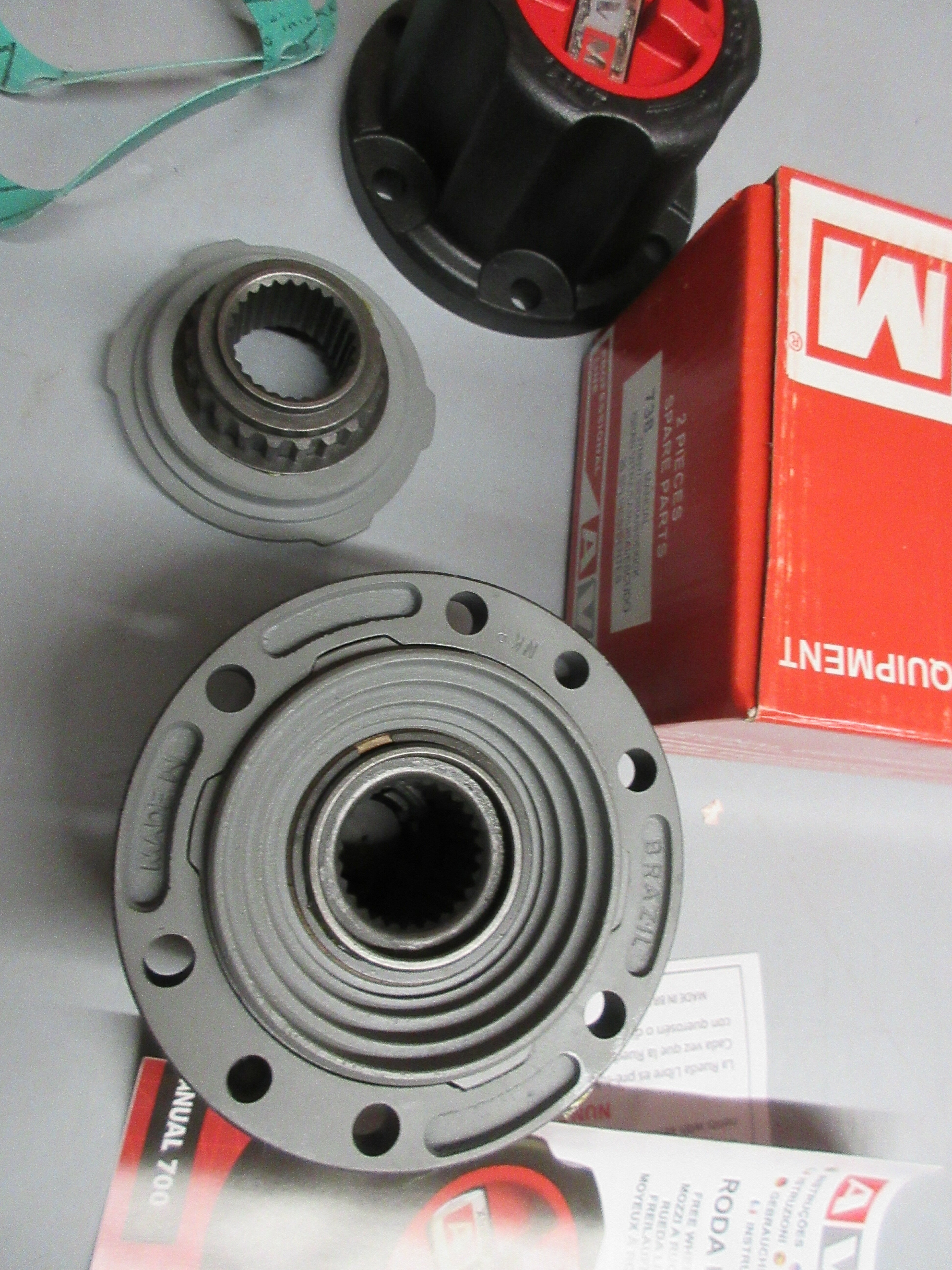 AVM 738 locking hubs Suzuki Samurai sierra Sidekick warn 34581