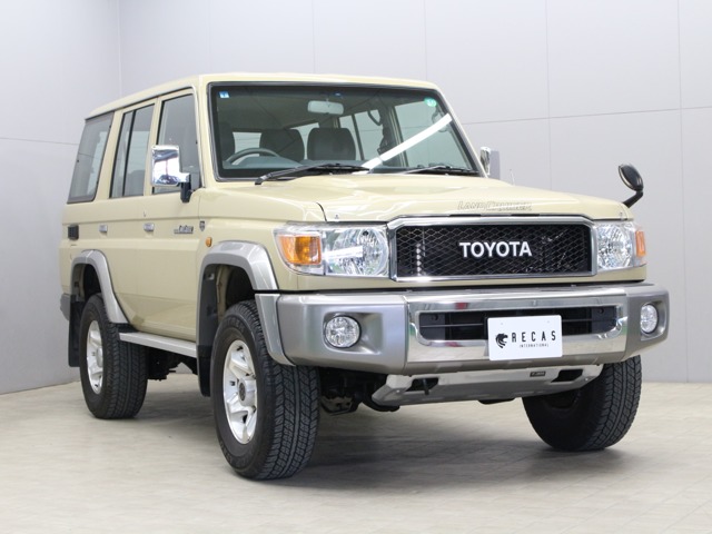 ランドクルーザー70 ベージュ」の中古車を探す【カーセンサー】