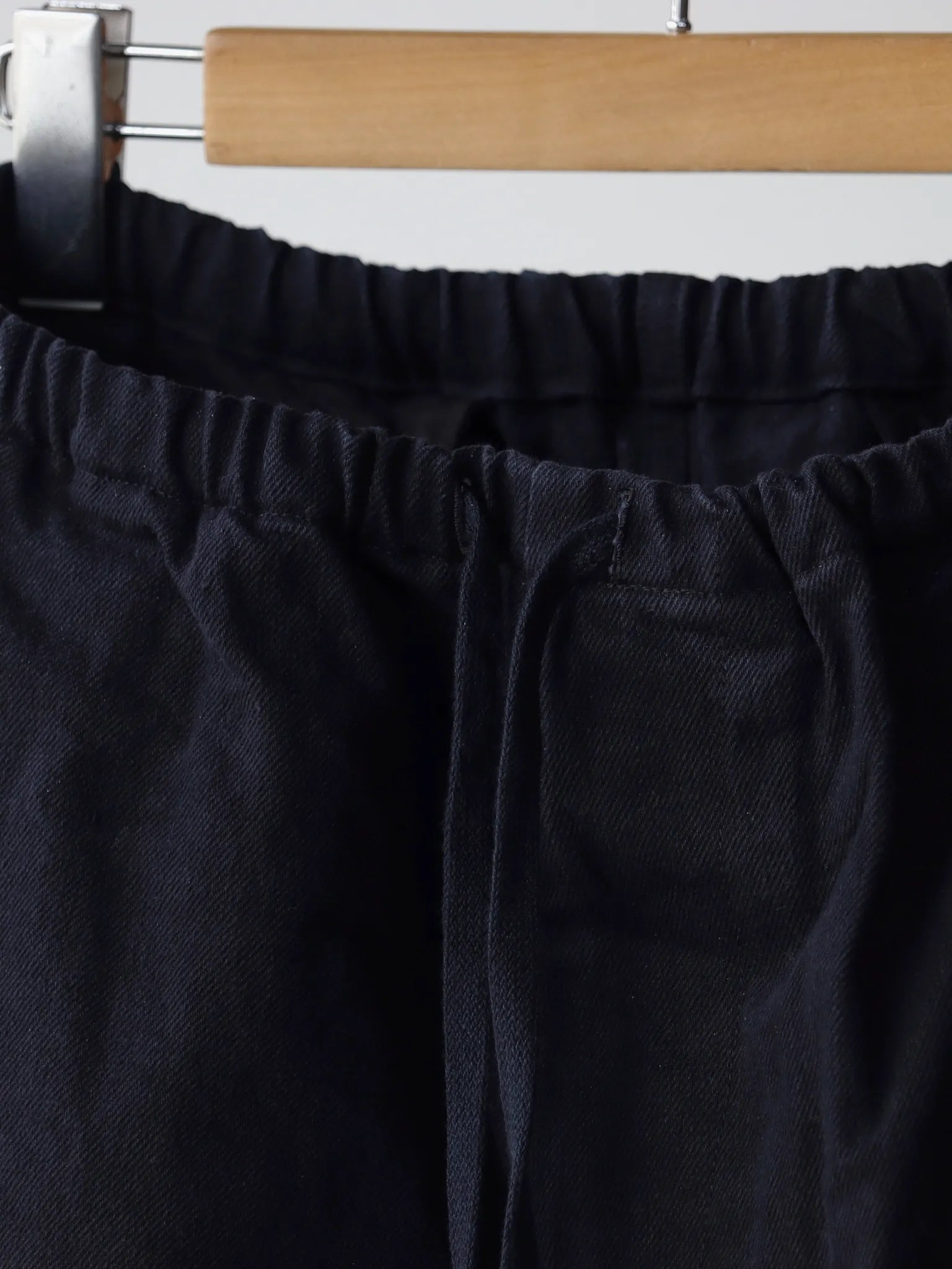 COMOLI ブラックドリル 6Pパンツ BLACK | CASANOVA&CO (カサノヴァ