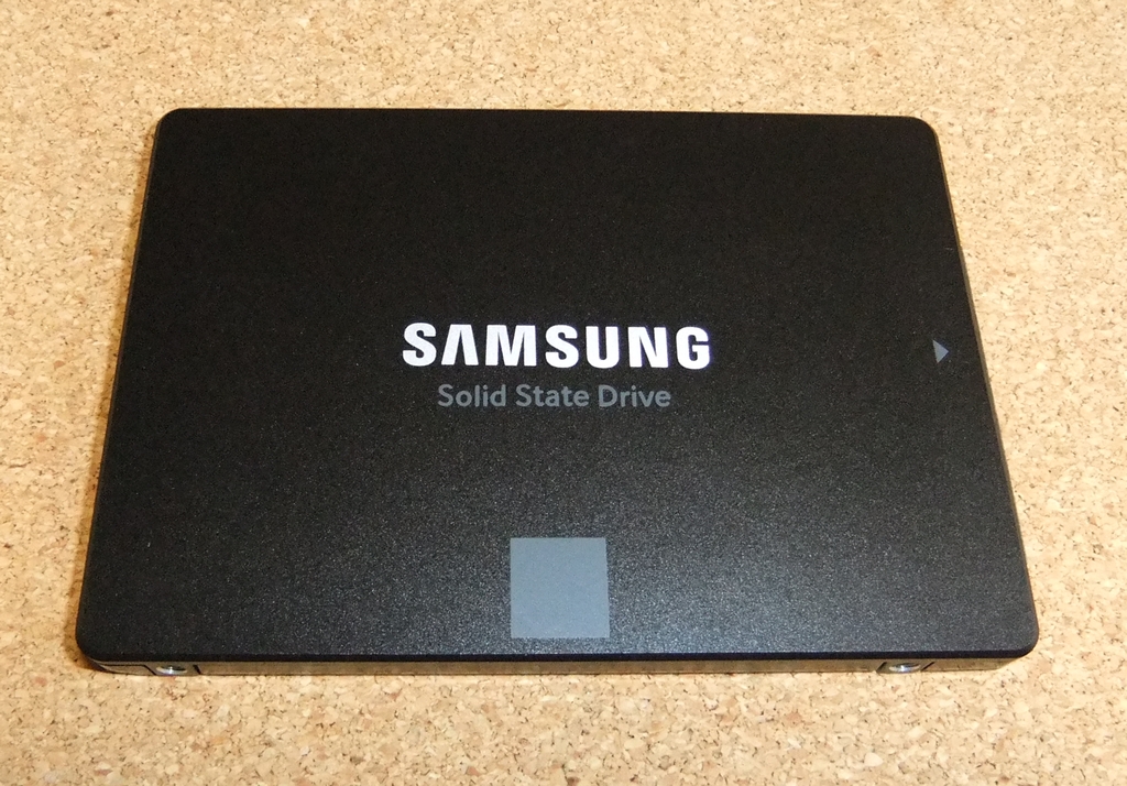 Samsung SSD 860 EVO 1TB 2.5インチSSD MZ-76E1T0B/EC のレビュー - と