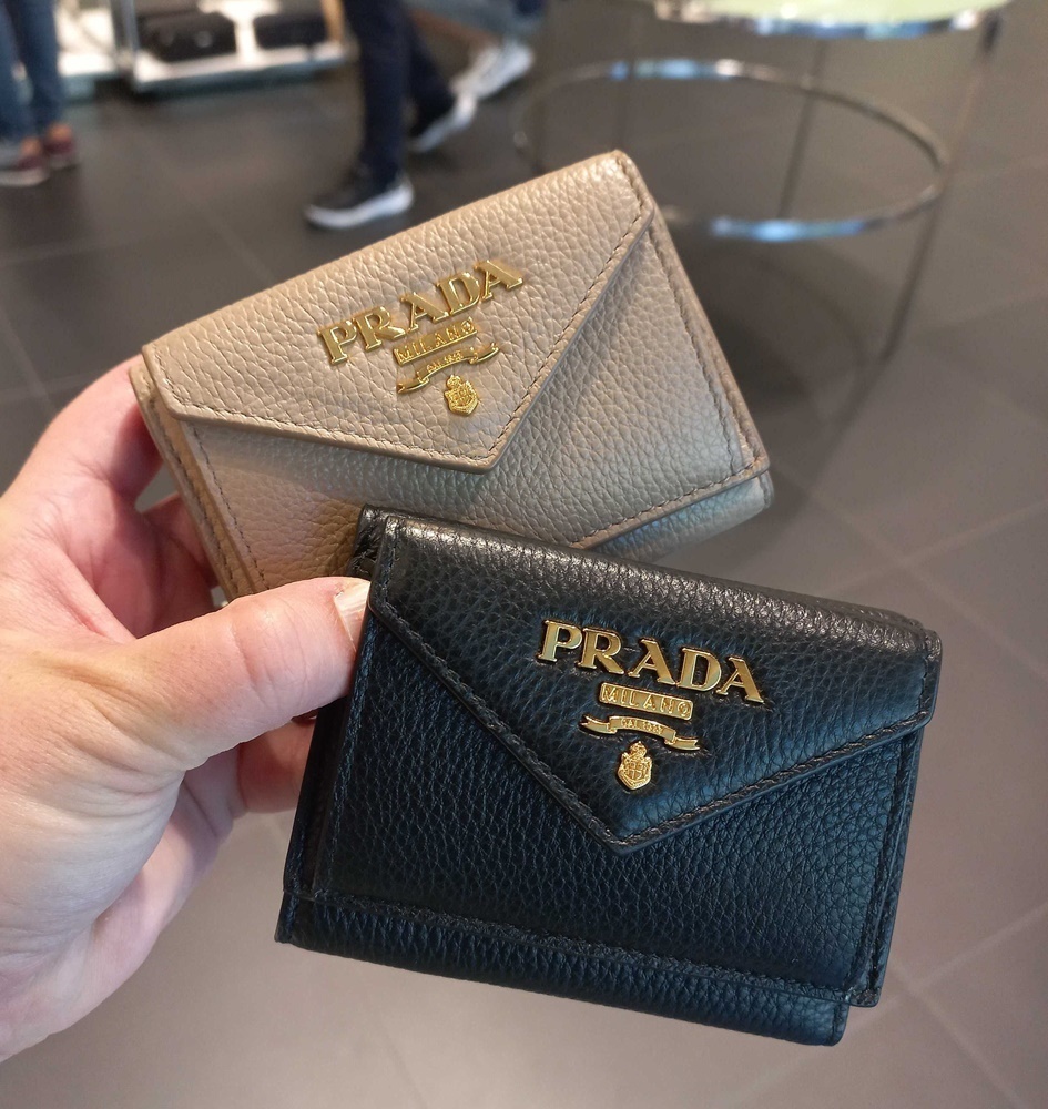 セール】プラダ*ソフトレザーかわいいミニ3つ折り財布*1MH021 (PRADA