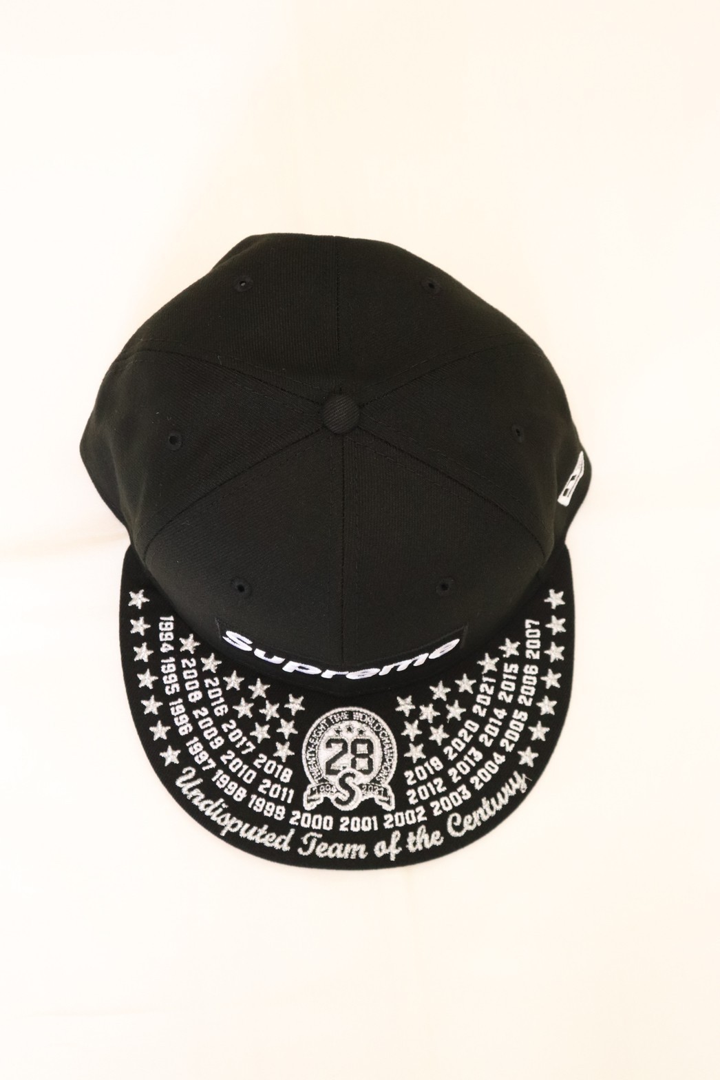 ☆21AW WEEK12☆Supreme Undisputed Box Logo New Era (Supreme