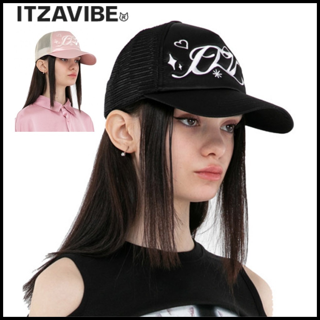 BLACKPINK リサ着用☆ITZAVIBE☆IZV SATIN LOGO MESH CAP (ITZAVIBE