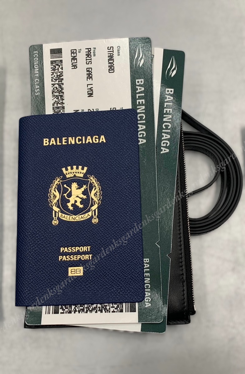 すぐ届く！BALENCIAGA パスポート フォンホルダー (BALENCIAGA