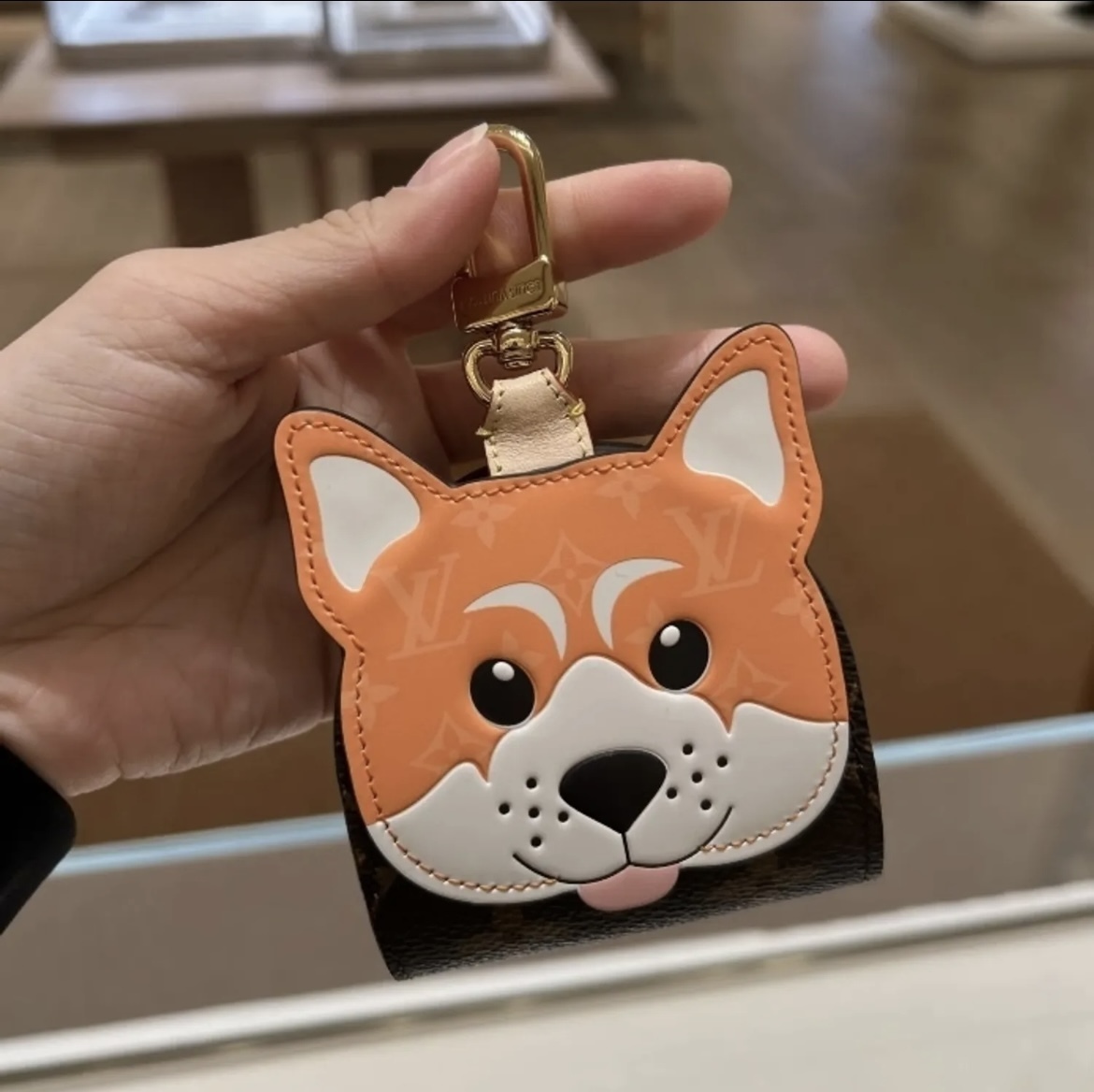 愛犬に似てる バックのお供にLouis Vuitton バッグチャーム 柴犬