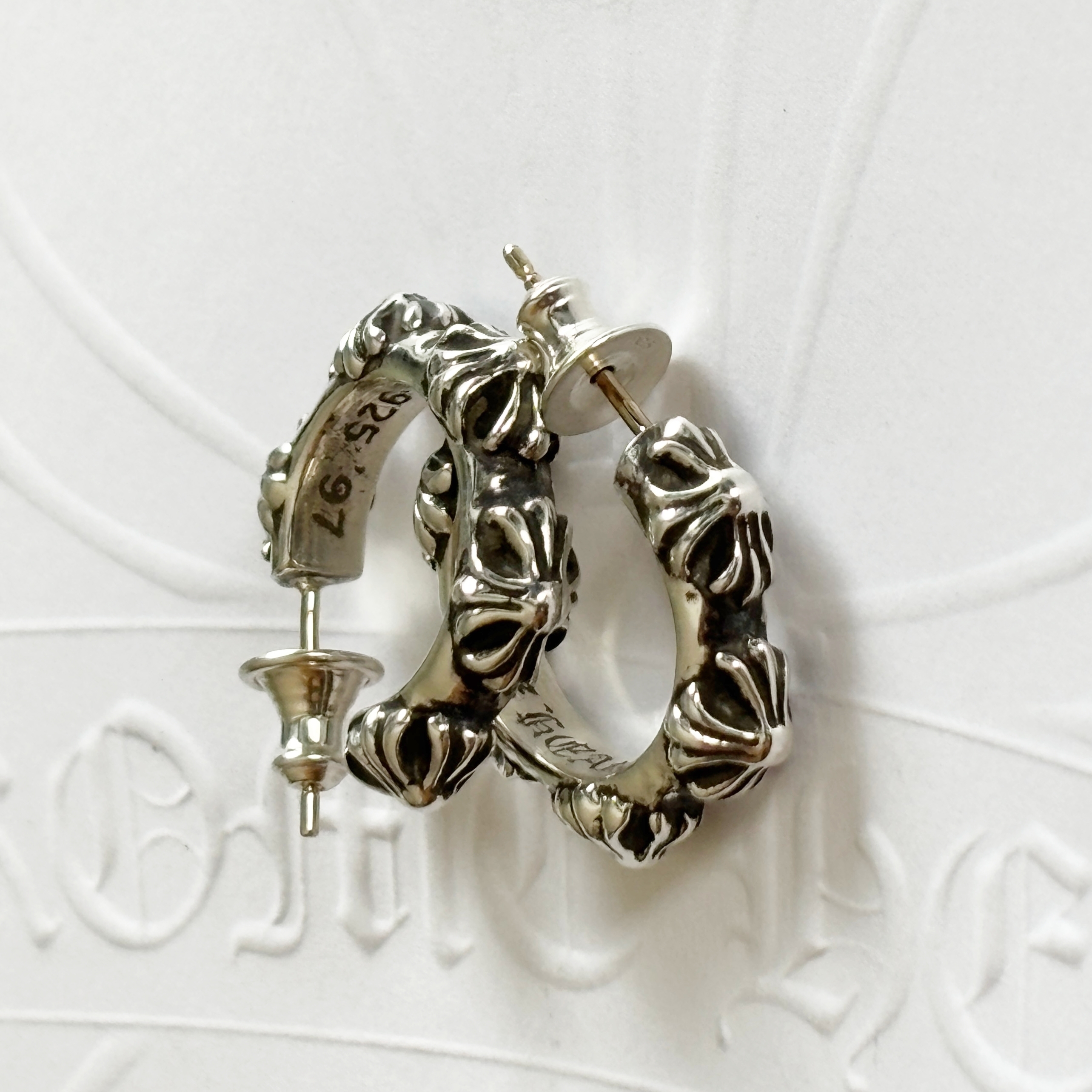 Chrome Hearts†☆セレブも愛用☆洗練されたCHクロスピアス (CHROME