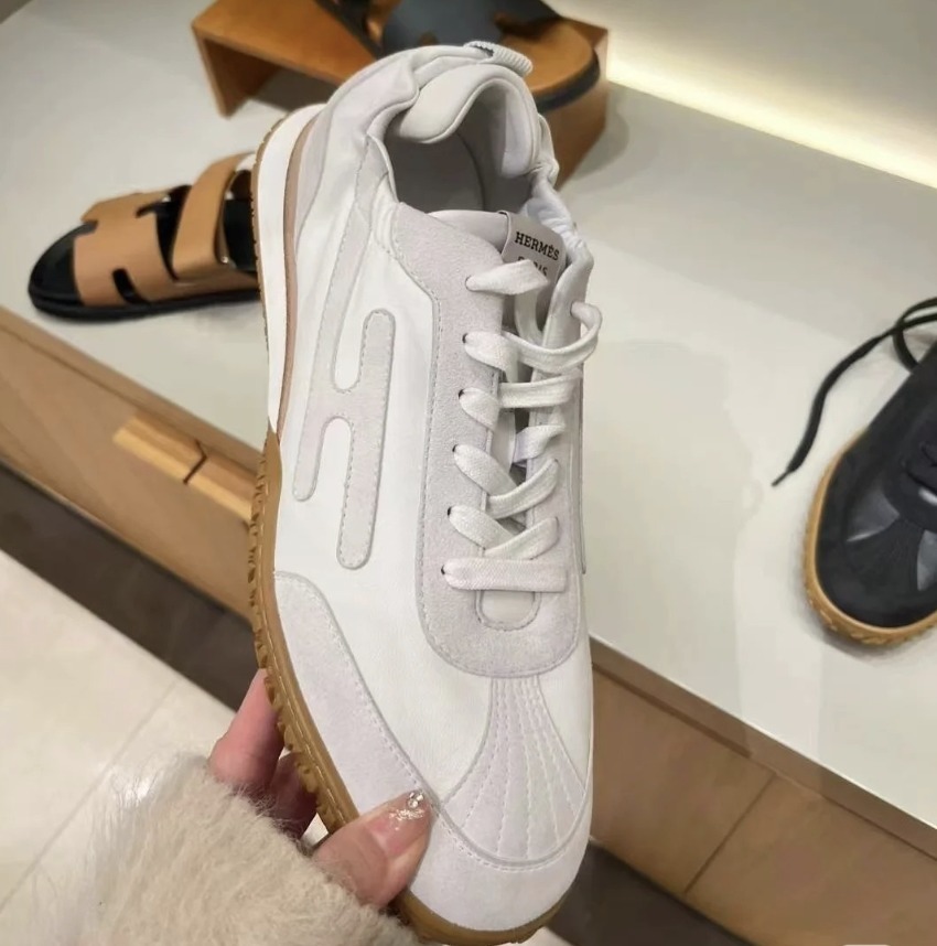 HERMES スニーカー ジェット (HERMES/スニーカー) H242923ZH90390【BUYMA】