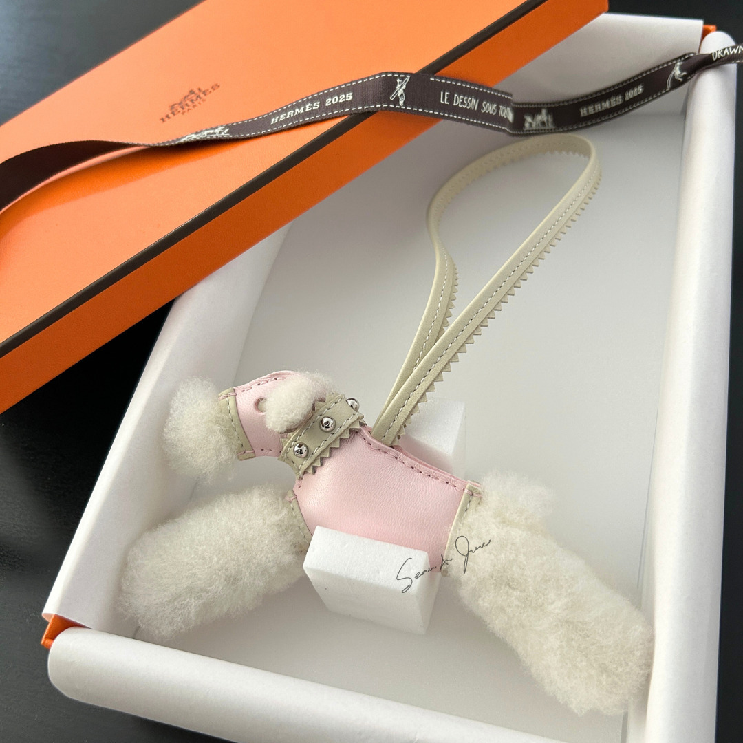 ふわふわ×クールなスタッズ首輪！｜HERMES｜バディ チャーム (HERMES