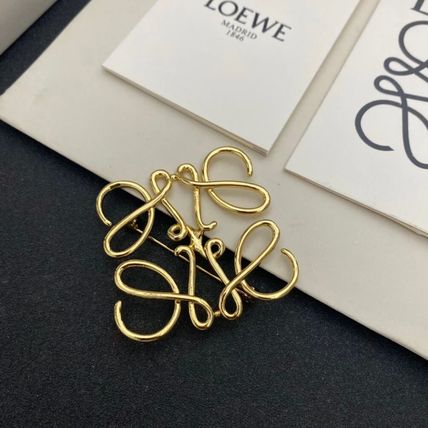 すぐ届く！定番 ブローチ LOEWE ロエベ アナグラム (LOEWE/ブローチ
