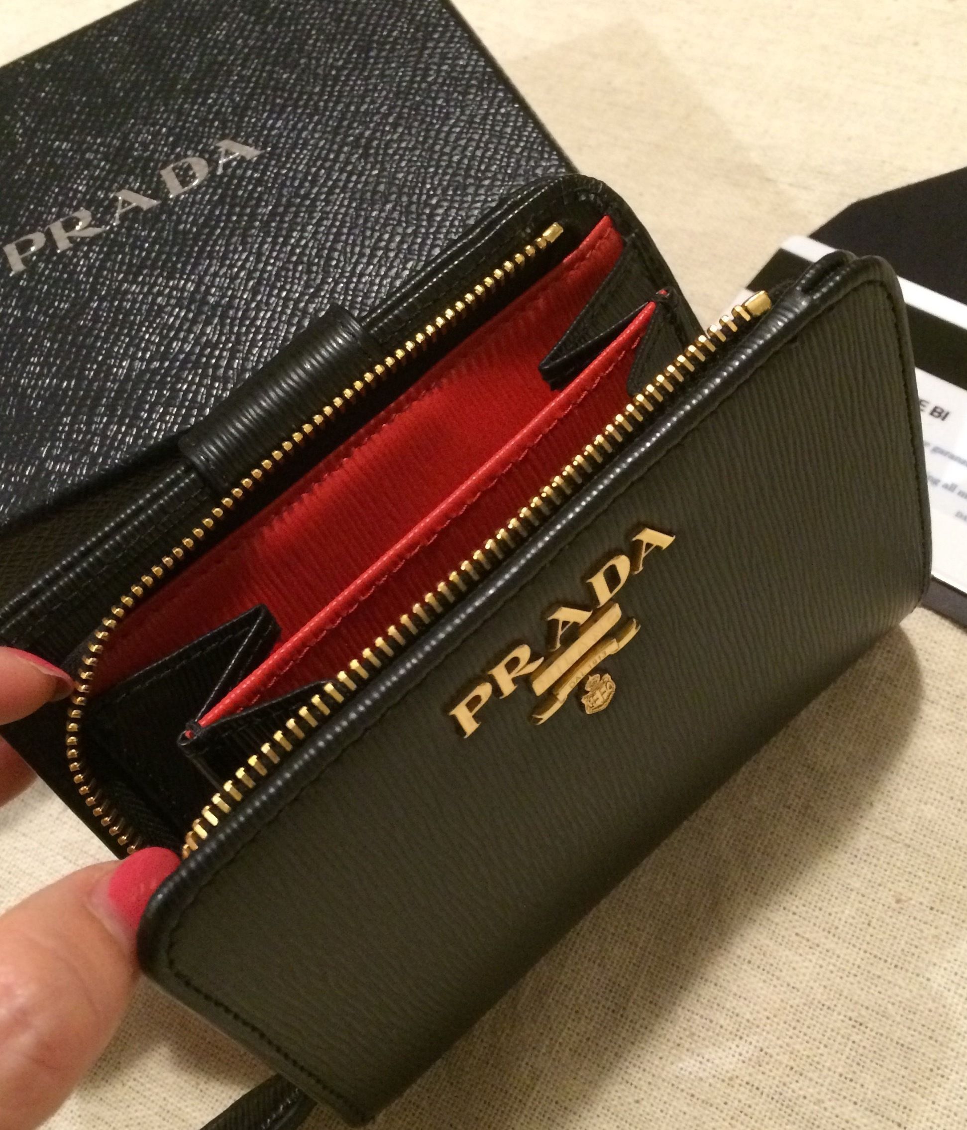 アウトレット】PRADA 折り財布♪大人気バイカラー♪1ML018 (PRADA