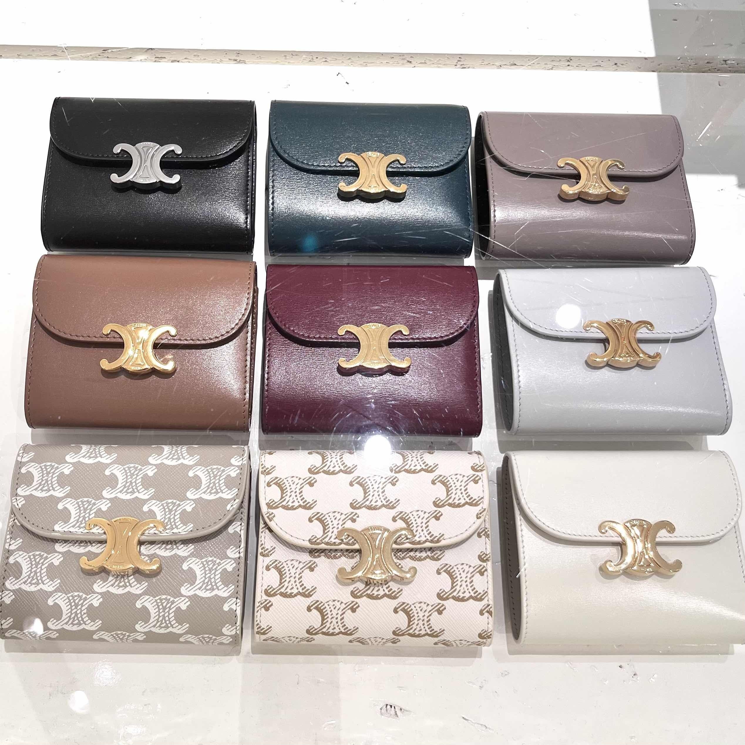 CELINE スモールフラップウォレットトリオンフ/シャイニースムース