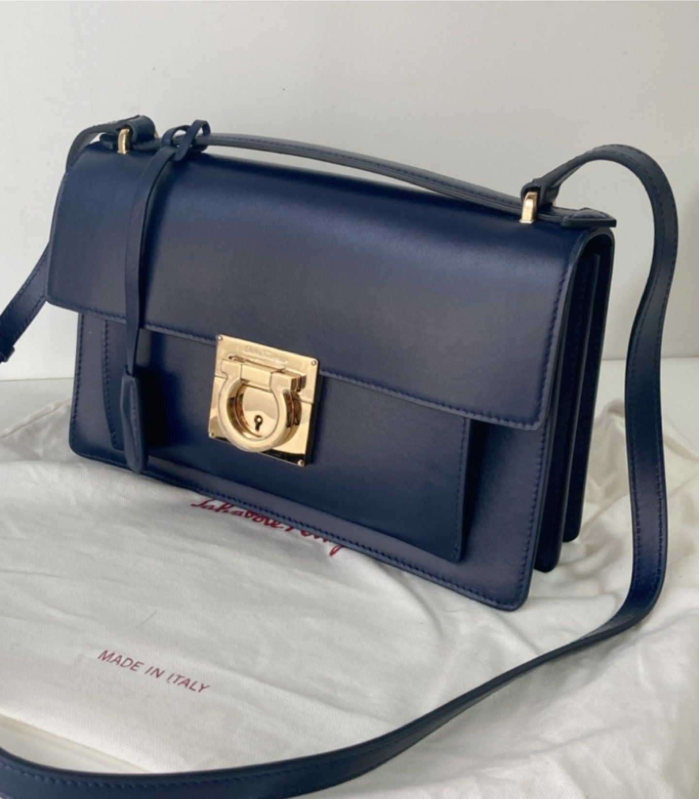 Salvatore Ferragamo サルヴァトーレフェラガモ Aileen O Bag