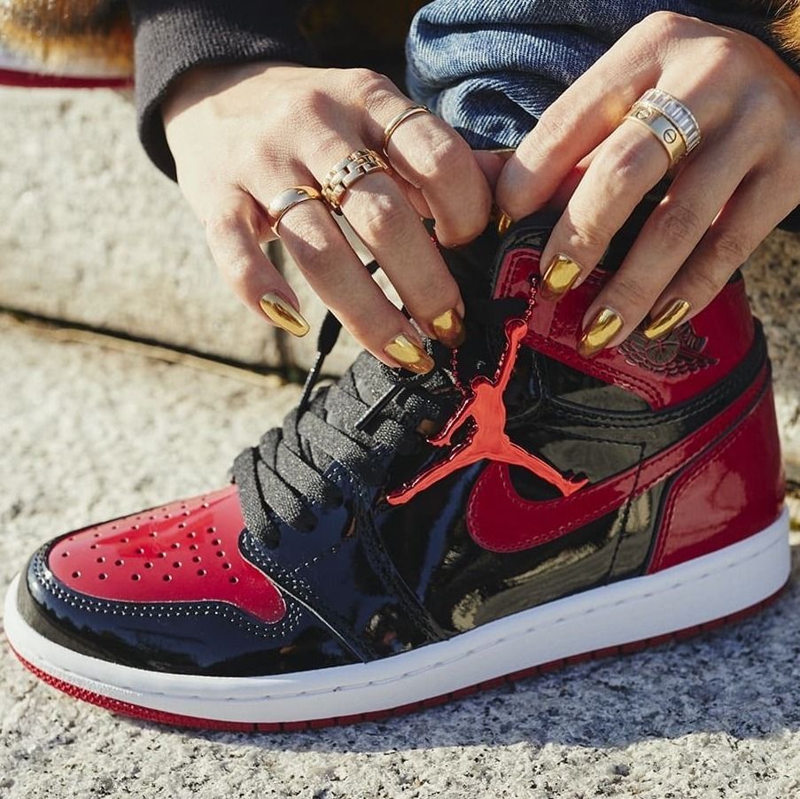 関税込 NIKE AIR JORDAN 1 RETRO HIGH OG PATENT BRED (Nike