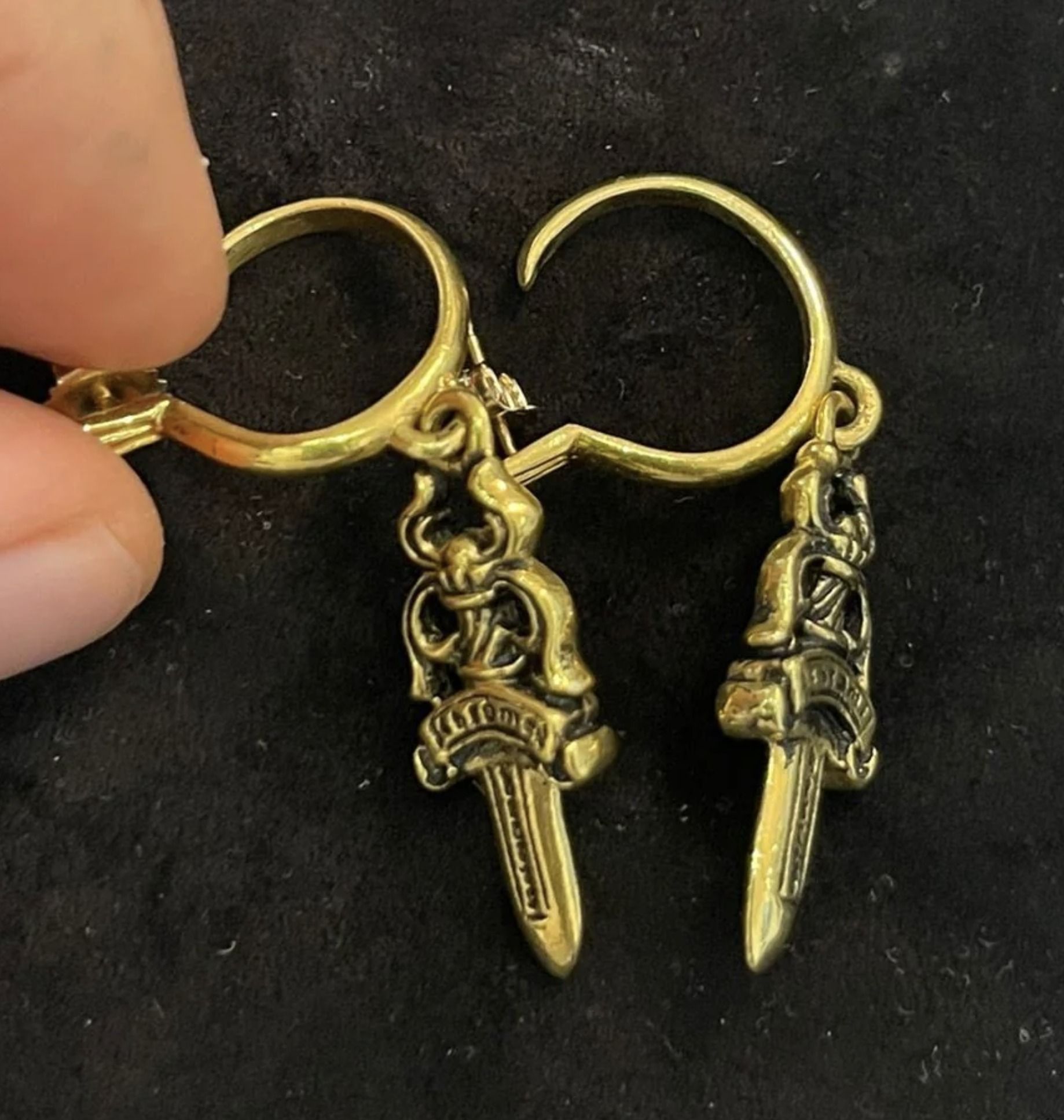 ☆Chrome Hearts☆洗練された芸術☆22Kゴールド☆ダガーピアス