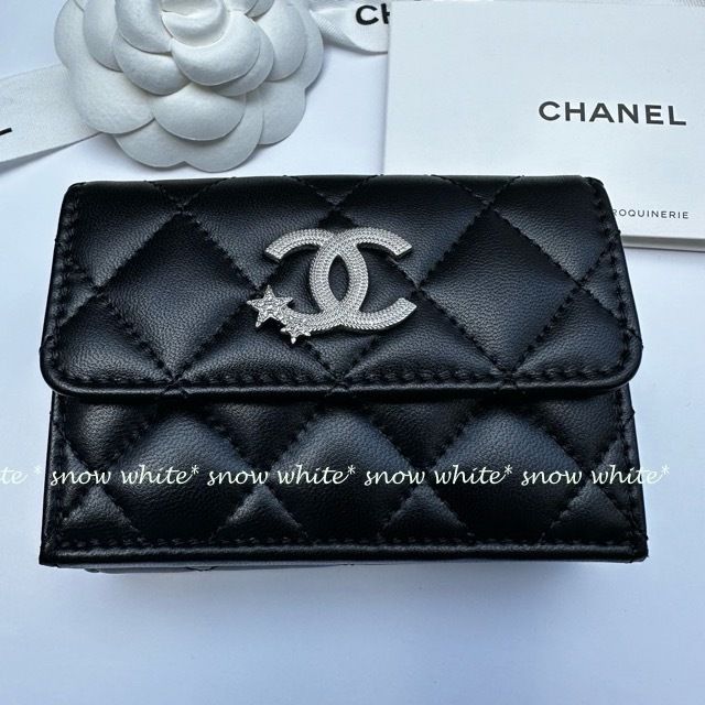 明日着 限定 キラキラCCマーク ナノウォレット ミニ財布 CHANEL