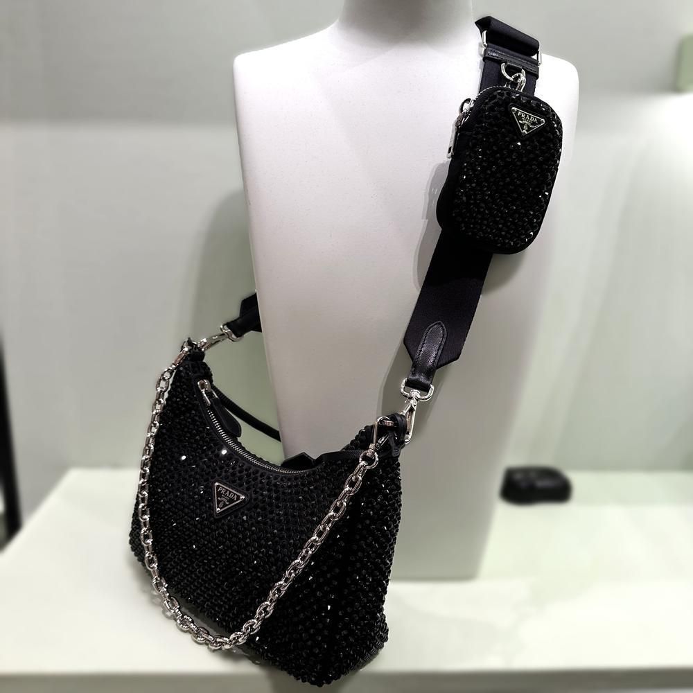 PRADA ショルダーバッグ 黒 ビジュー お洒落ポーチ付 Re-Edition