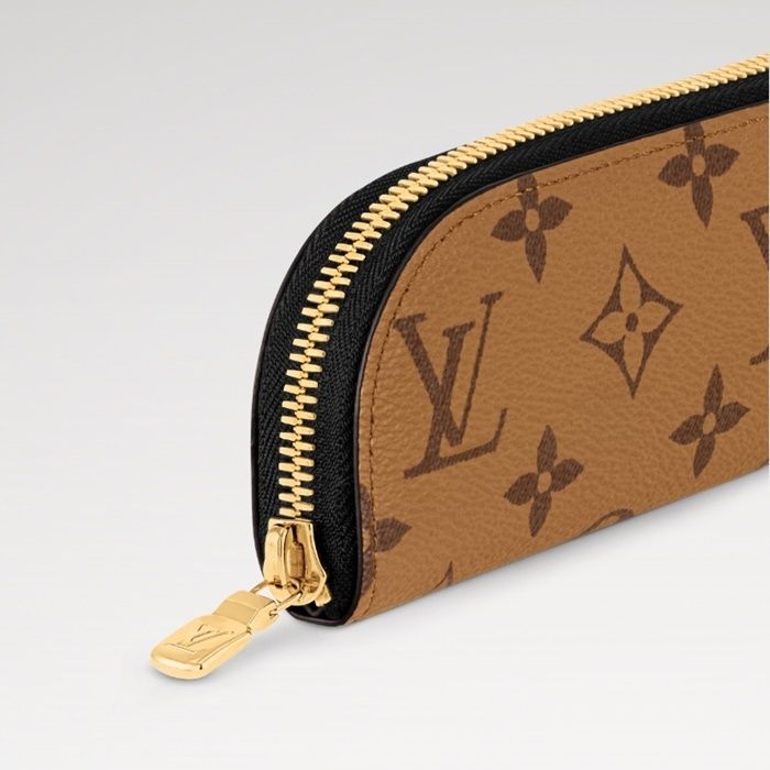 お洒落に持ち歩く☆国内発】LV ペンシルポーチ・シャーロット (Louis