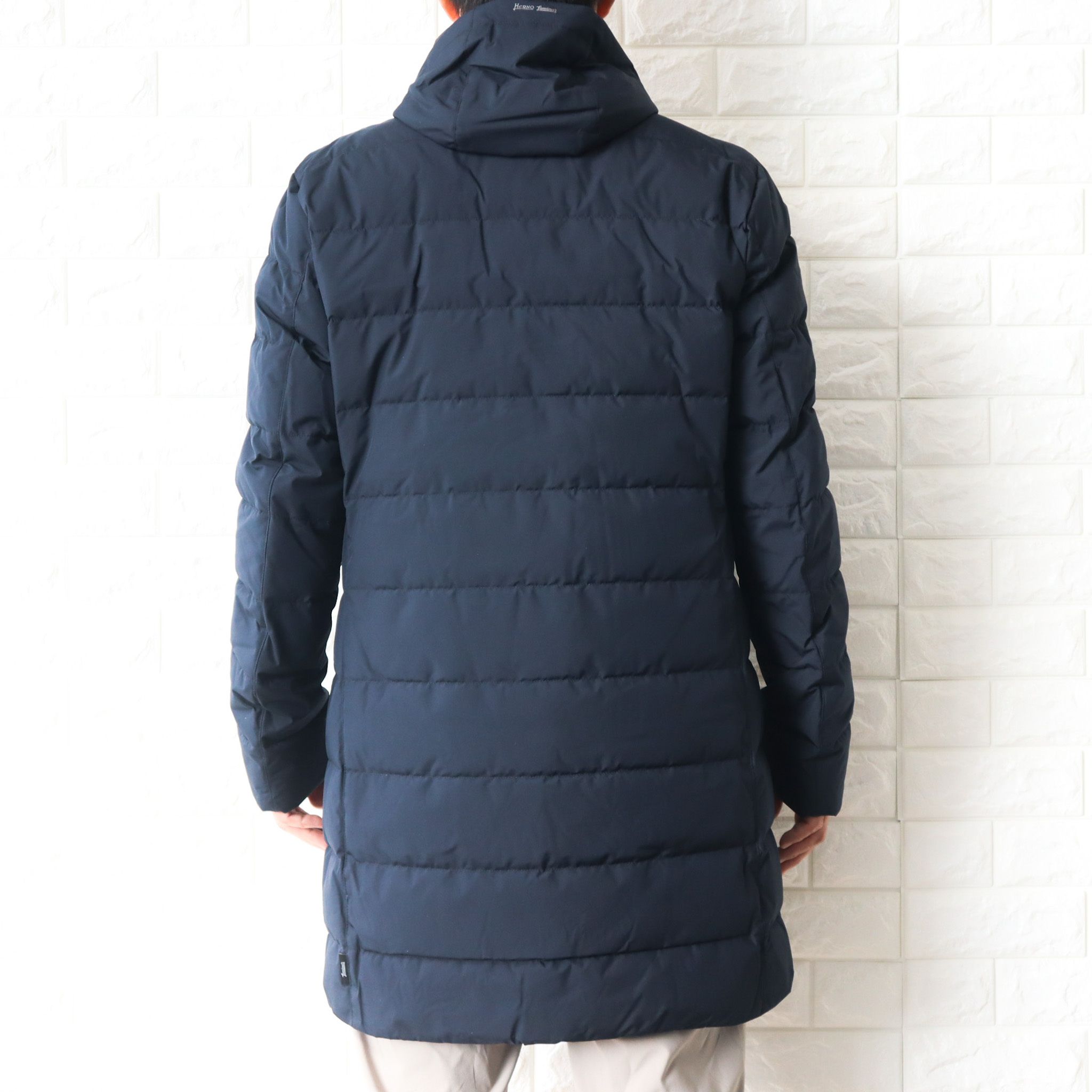 HERNO ヘルノ ラミナー ゴアテックス ダウンチェスターコート (HERNO