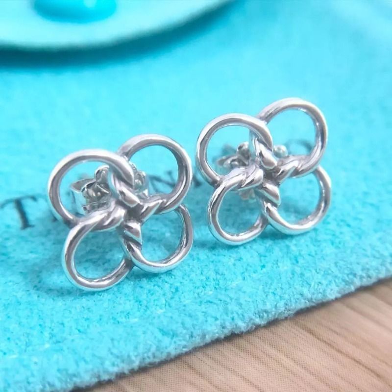 人気♪ Tiffany(ティファニー) クアドリフォリオ シルバーピアス