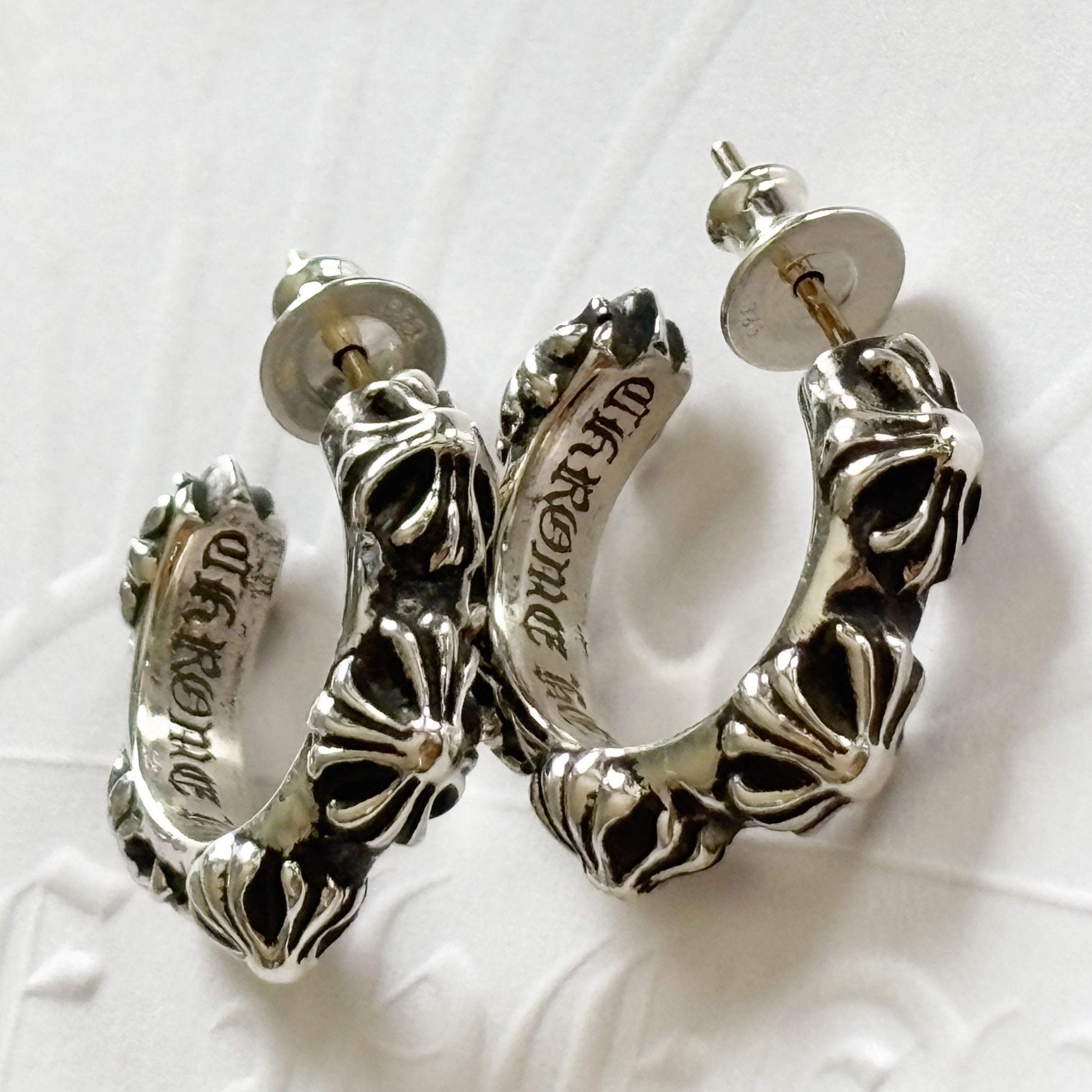 Chrome Hearts†☆セレブも愛用☆洗練されたCHクロスピアス (CHROME