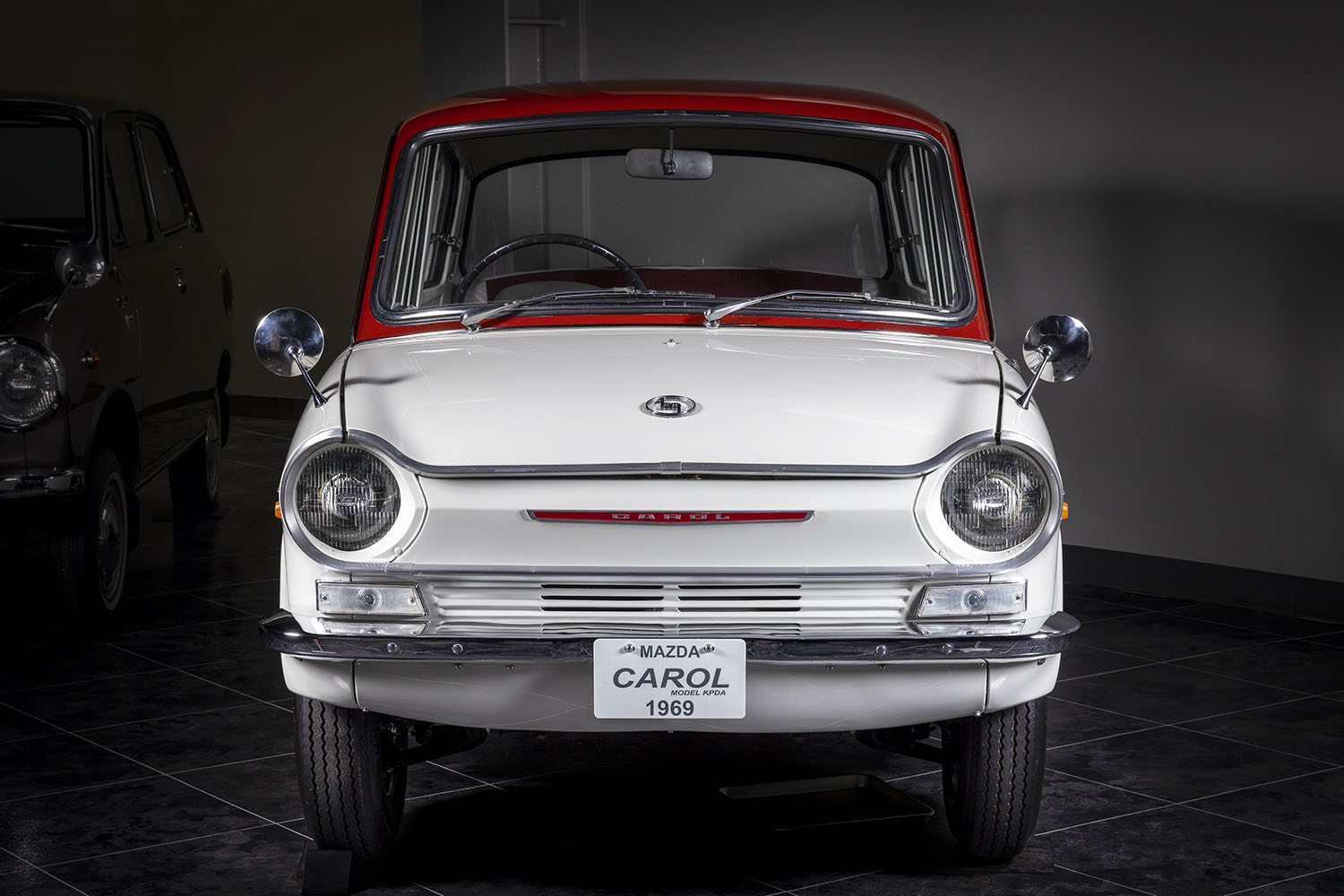 マツダ初代キャロルはいま見ても芸術点抜群の名車！ 360cc時代に生まれ