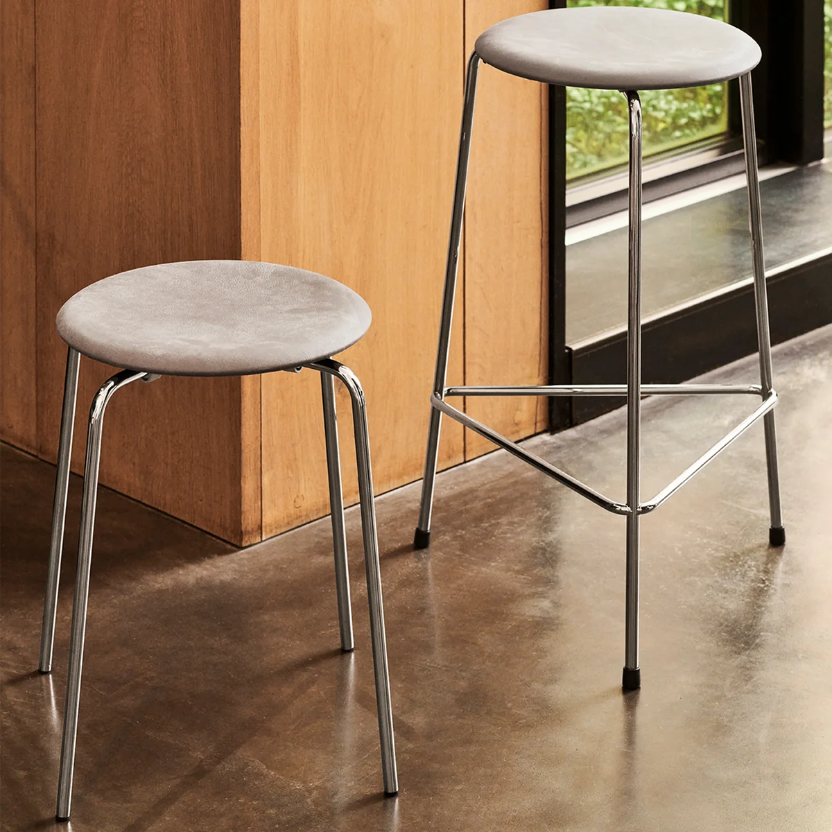 Fritz Hansen - Dot Stool | Connox