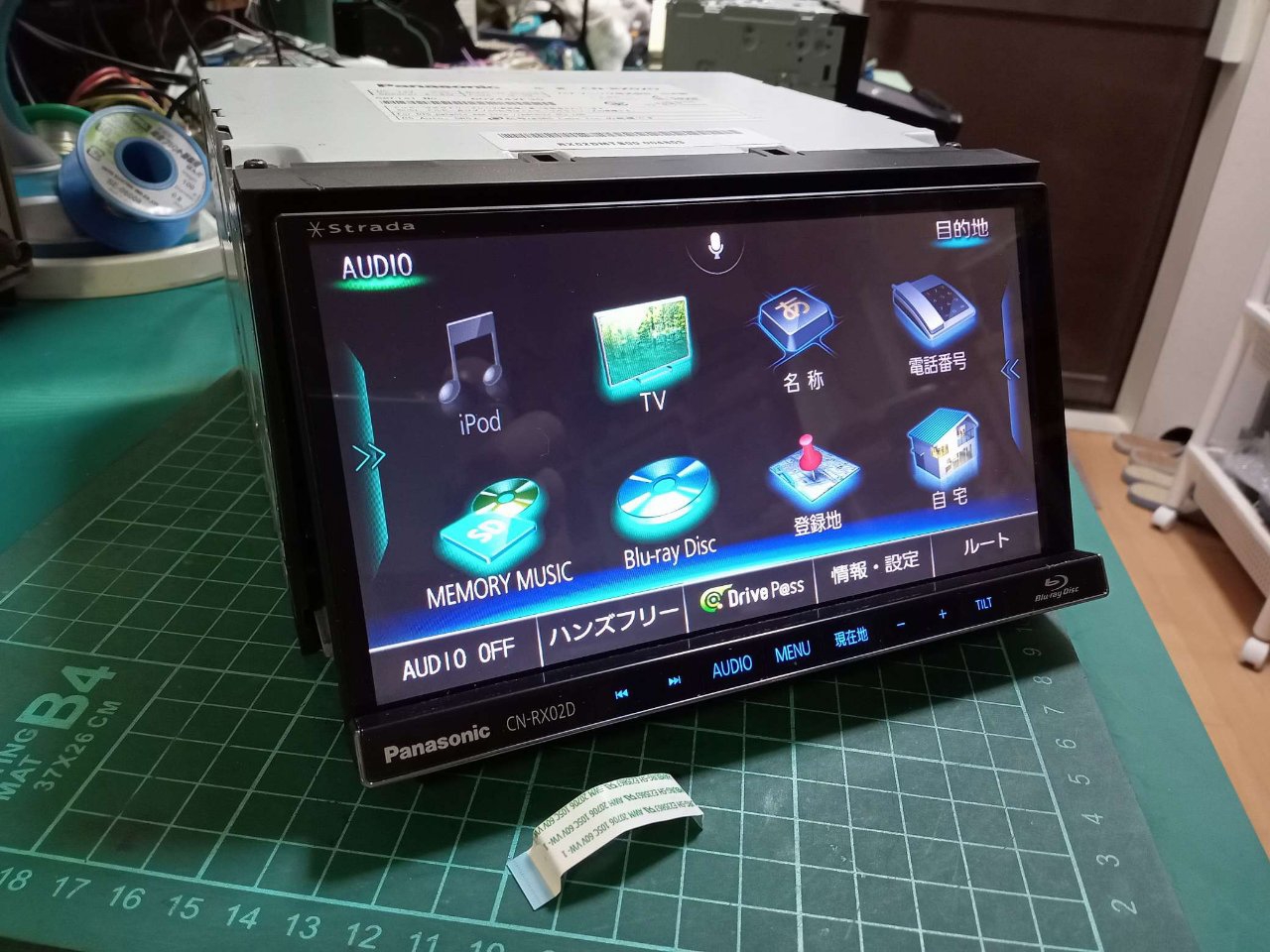 CN-RX02D、故障、分解、修理。操作スイッチパネル部分が外れ、ボタン