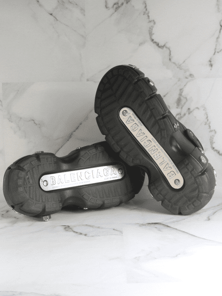 Sandália Crocs x Balenciaga Hardcrocs Preta | Zivē Club