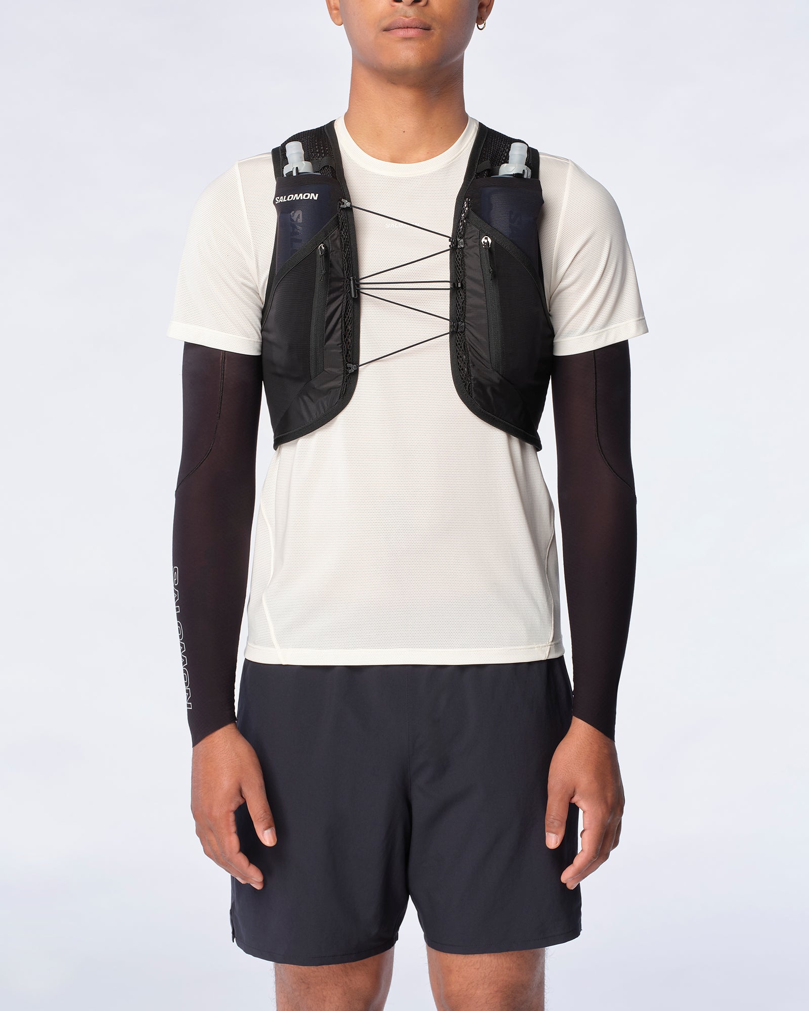 ACTIVE SKIN 12 Unisex Running Vest with flasks included | Salomon