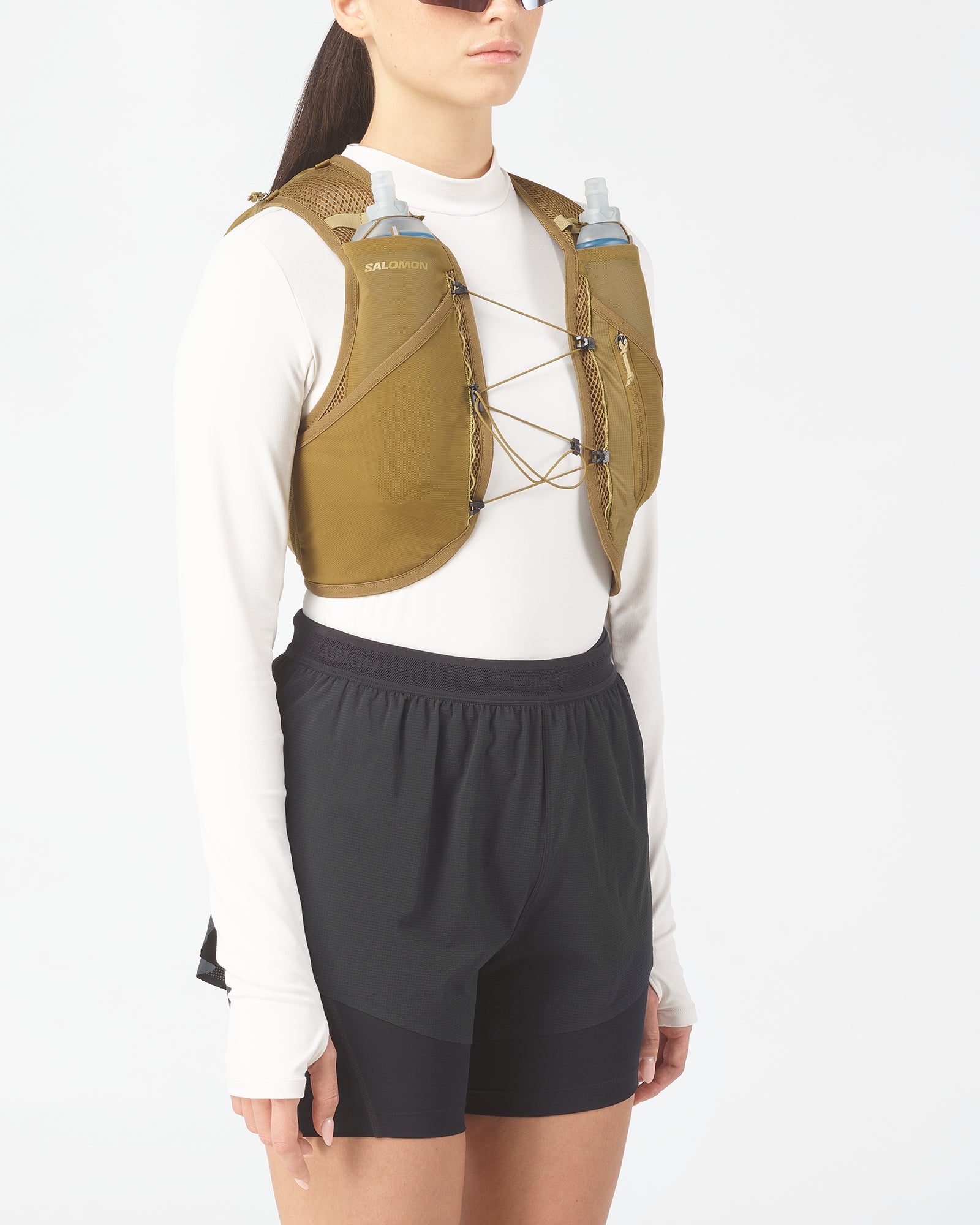 ACTIVE SKIN 8 Unisex Running Vest with flasks included | Salomon