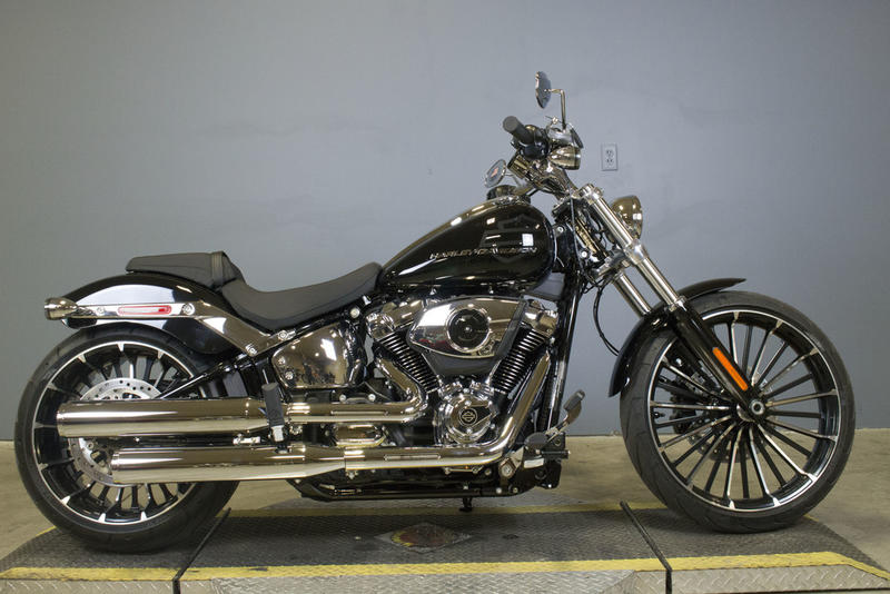 2025 Harley-Davidson® FXBR - Breakout® | Copper Canyon Harley